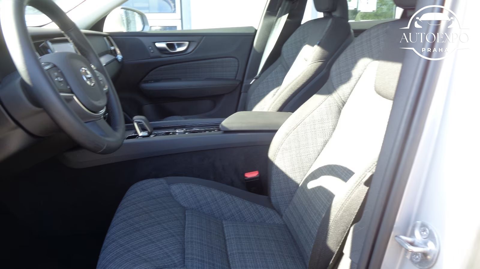 Volvo V60, B4 Core - fotka 6