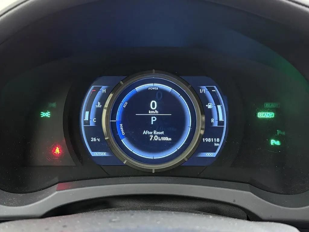 Lexus IS 300h, 2.5F SportLine 164kW Ventilace - fotka 5