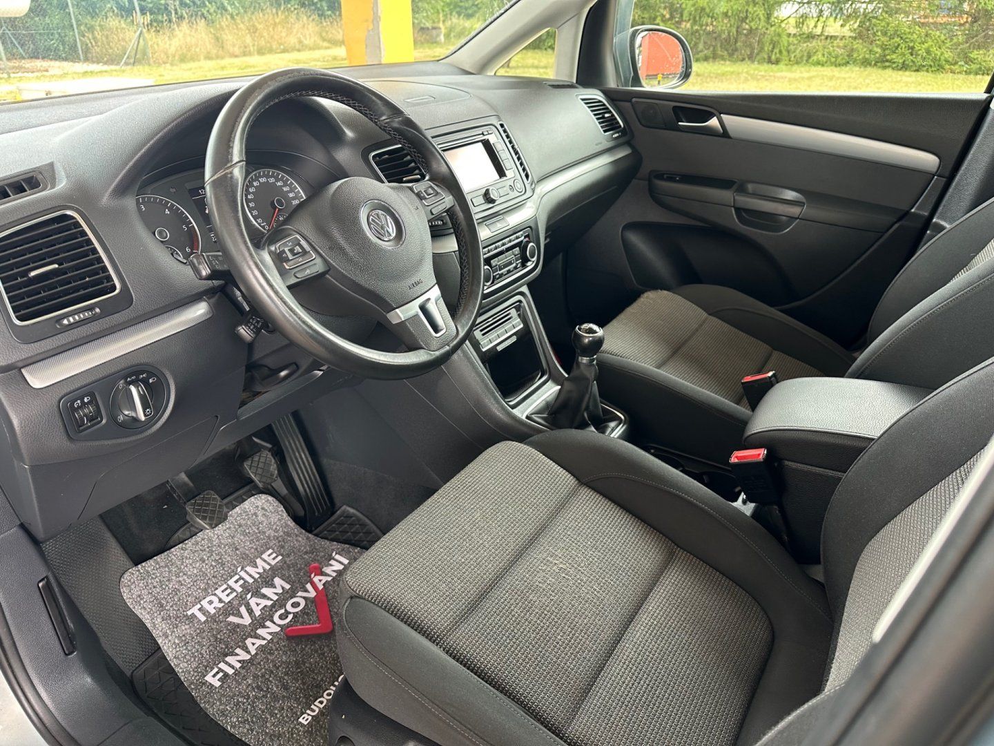 Volkswagen Sharan, 2.0TDi NAVI, PO SERVISU - fotka 5