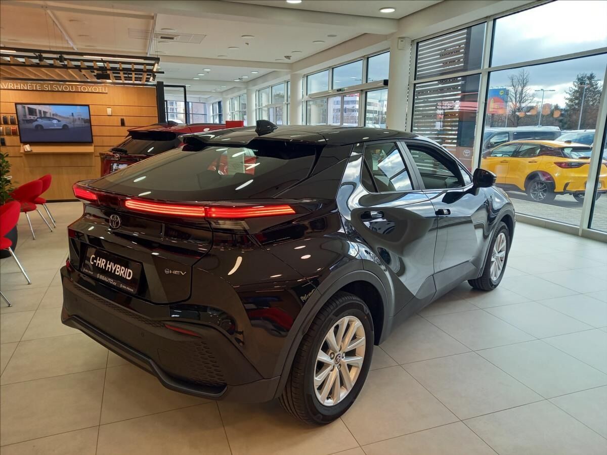 Toyota C-HR, 1,8 Comfort Business - fotka 4