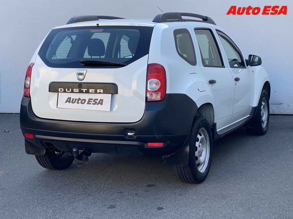 Dacia Duster, 1.6i,2.maj,ČR,AC,tažné - fotka 4