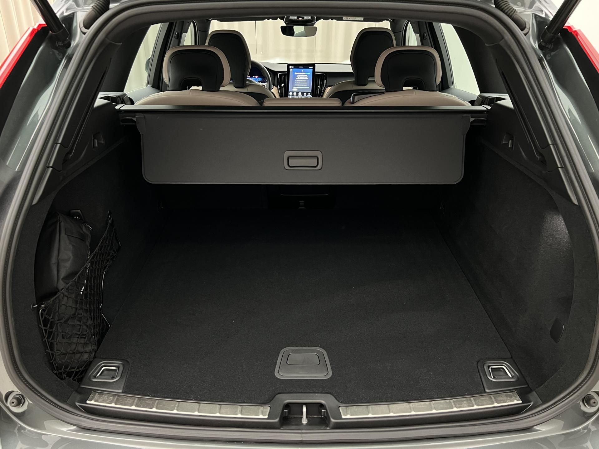 Volvo XC60, B5 AWD BRIGHT PLUS CZ 1. maj. - fotka 5