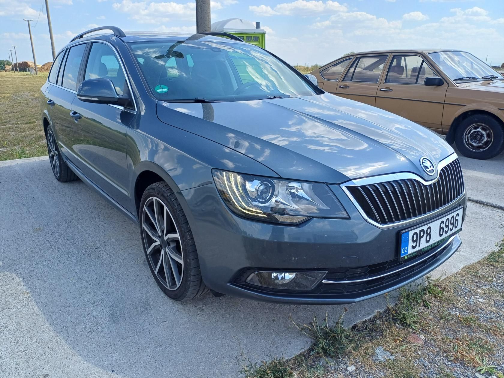 Škoda Superb, 2.0Tdi 4x4 DSG Xenon Navi - fotka 4