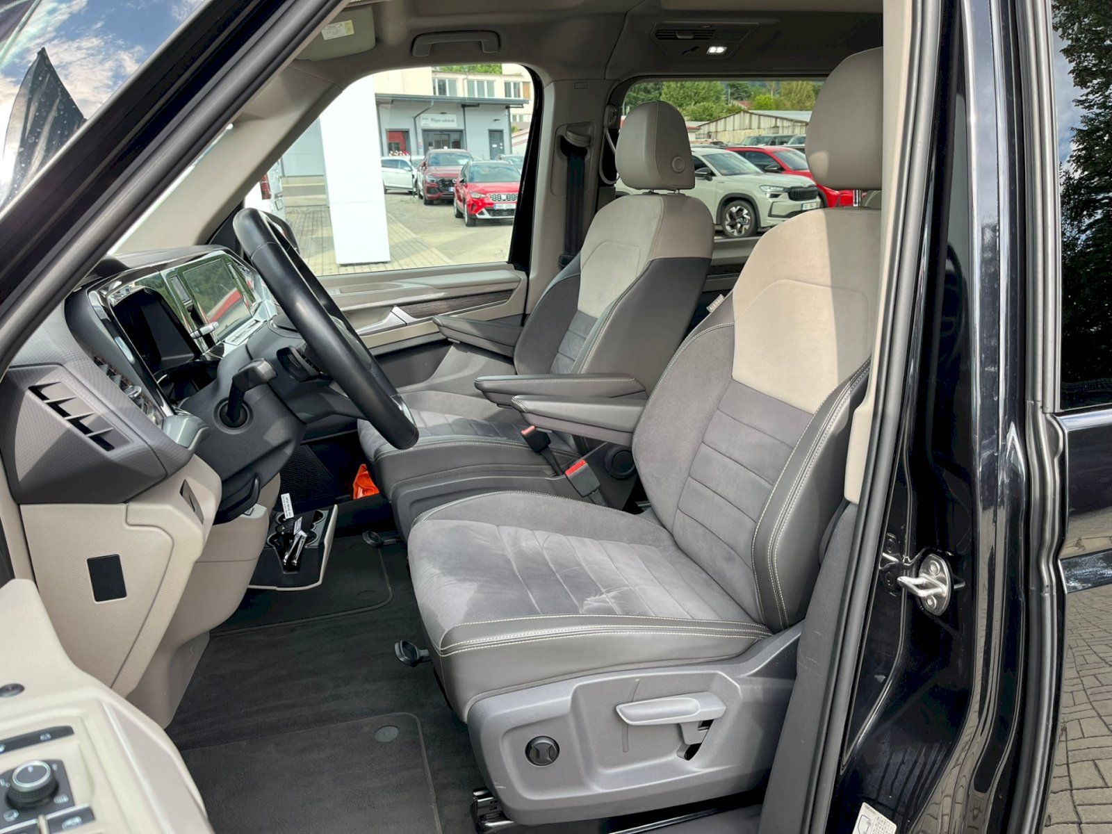 Volkswagen Multivan, 1,4 TSI 160 kW PHEV Style DSG - fotka 3