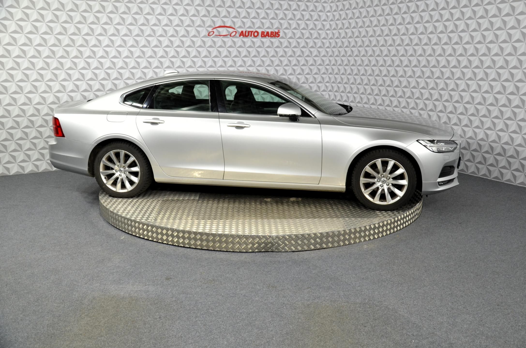 Volvo S90, D3 - fotka 4