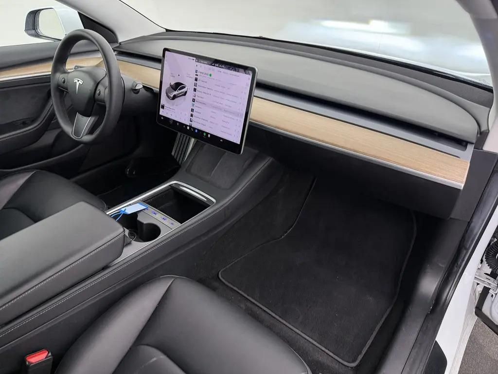 Tesla Model 3, SR LFP 220kW Ryzen 1.Maj - fotka 4