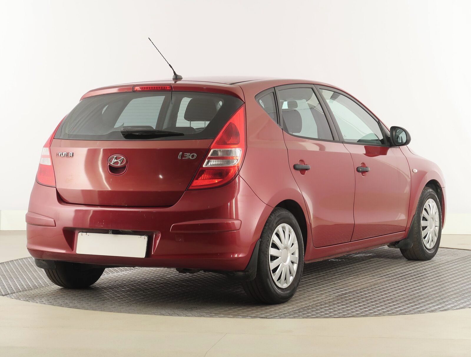 Hyundai i30, 1.4 CVVT, Serv.kniha, po STK - fotka 5
