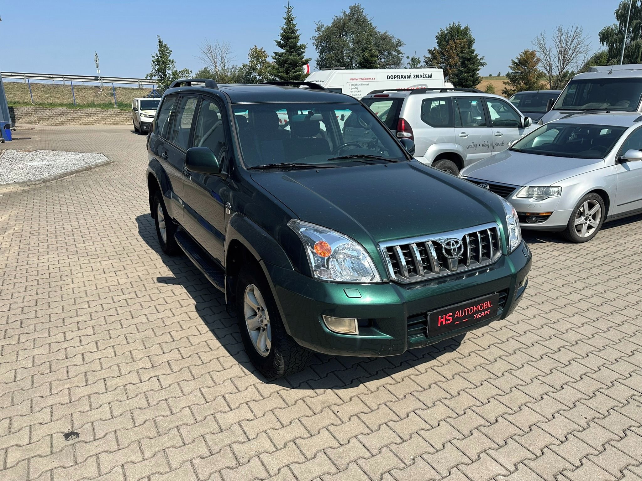 Toyota Land Cruiser, 3,0 D-4D 4x4  120kW  8 míst - fotka 5