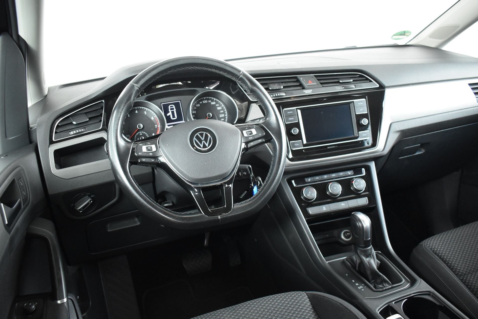 Volkswagen Touran, 1.5TSI 110kW DSG,7 míst - fotka 5