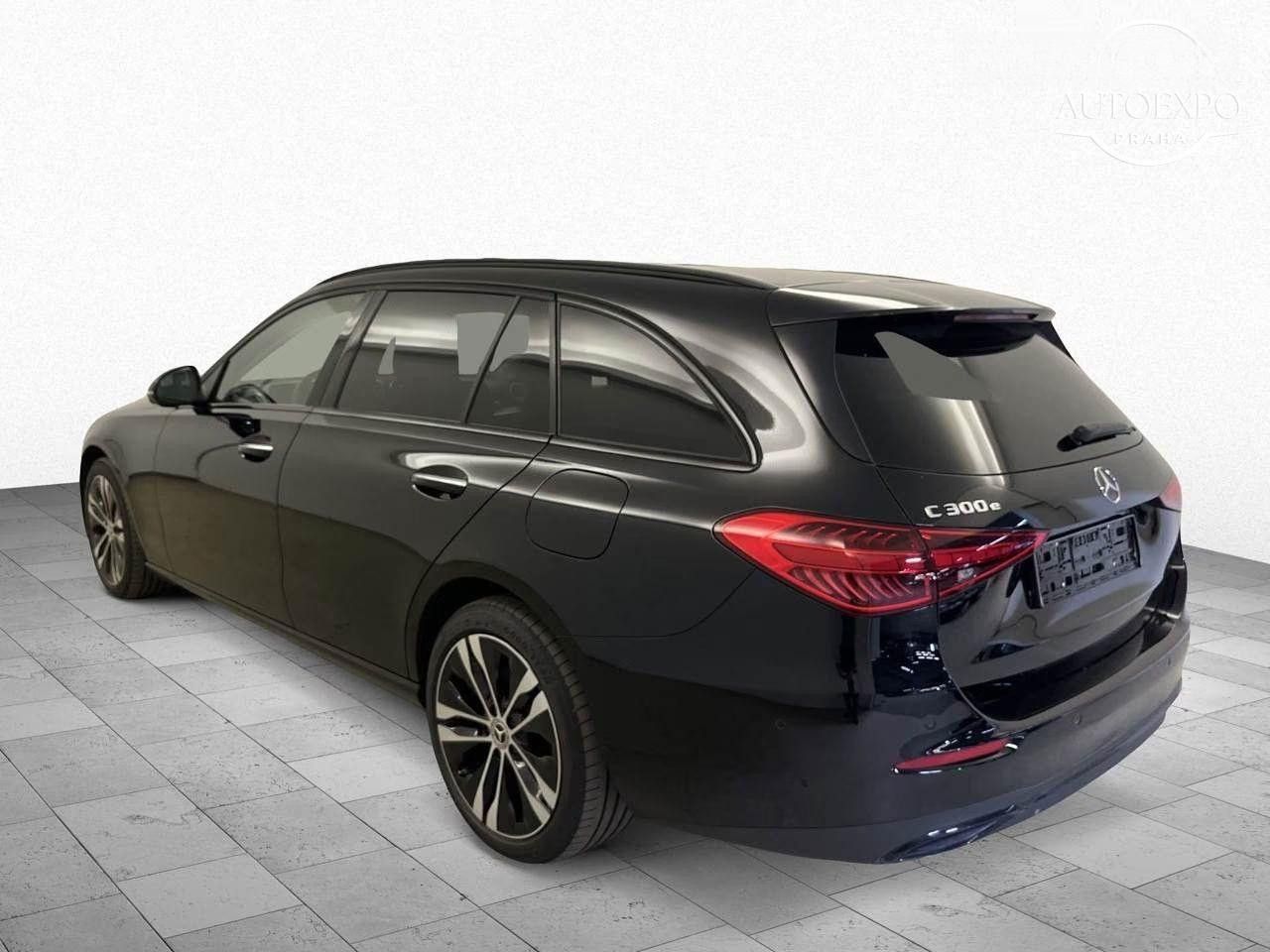 Mercedes-Benz Třídy C, 300e T Avantgarde*360°KAMERA - fotka 3