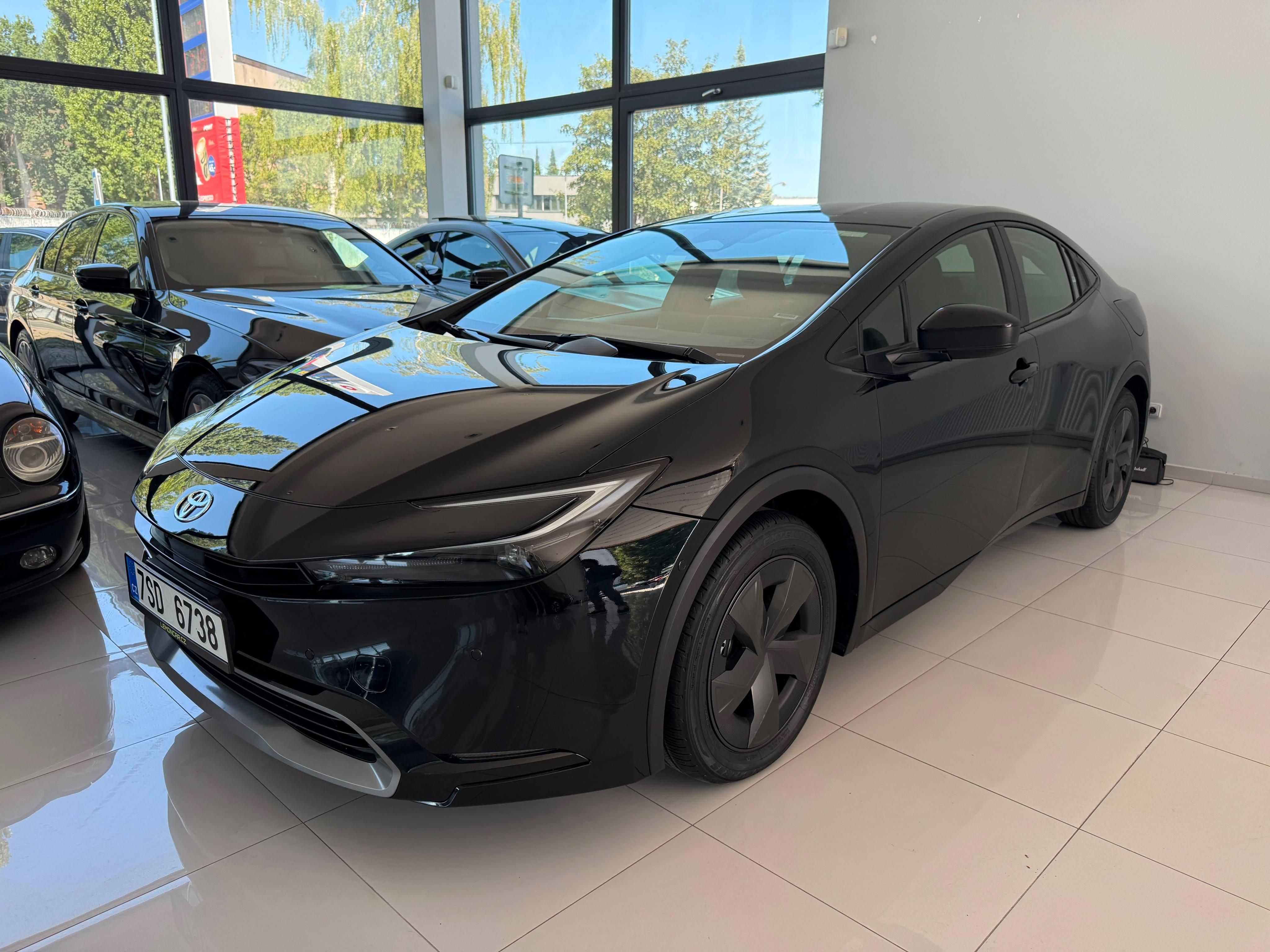 Toyota Prius, 2.0 benzin - fotka 2