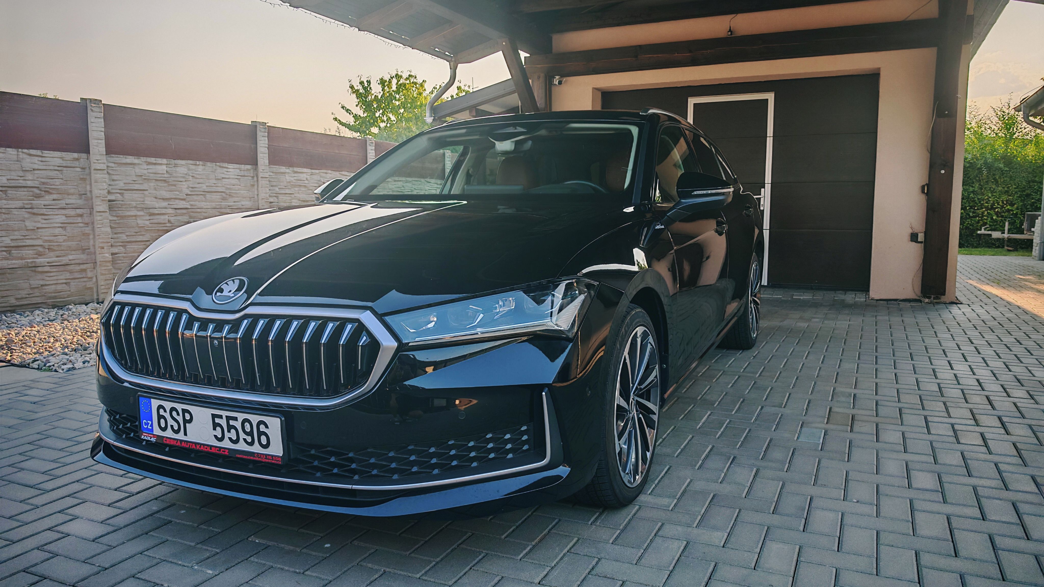 Škoda Superb, 2.0 TDI DSG, L&K, Laurin, ČR - fotka 6
