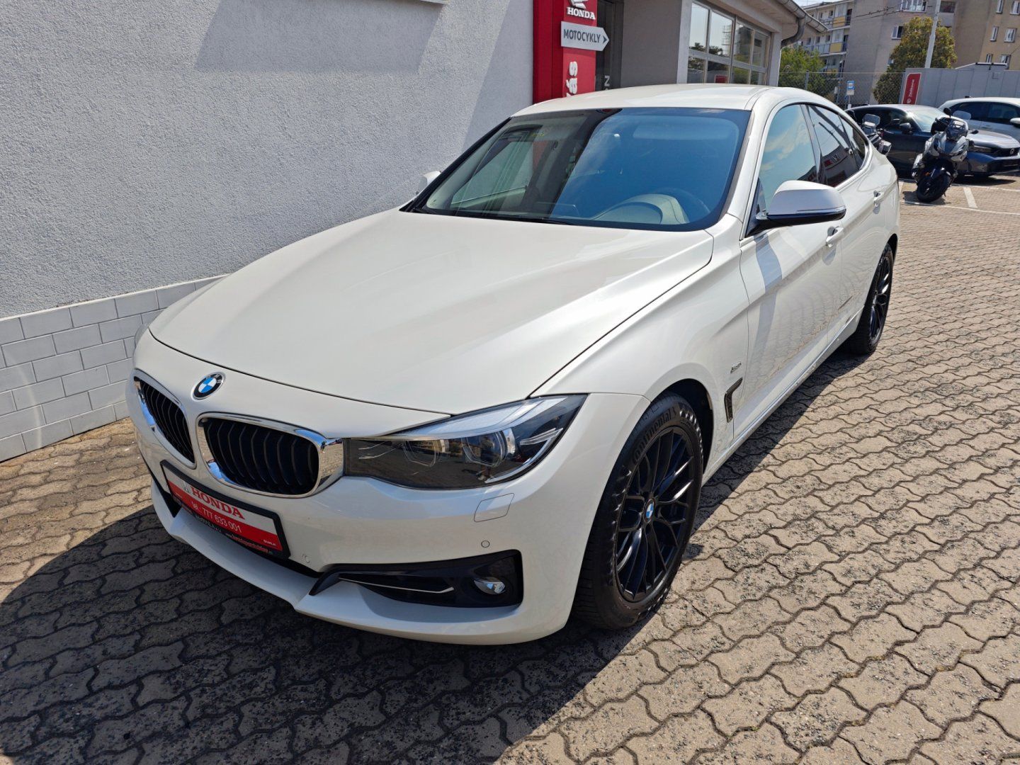 BMW Řada 3, GT 320D Xdrive Sport line ČR - fotka 3