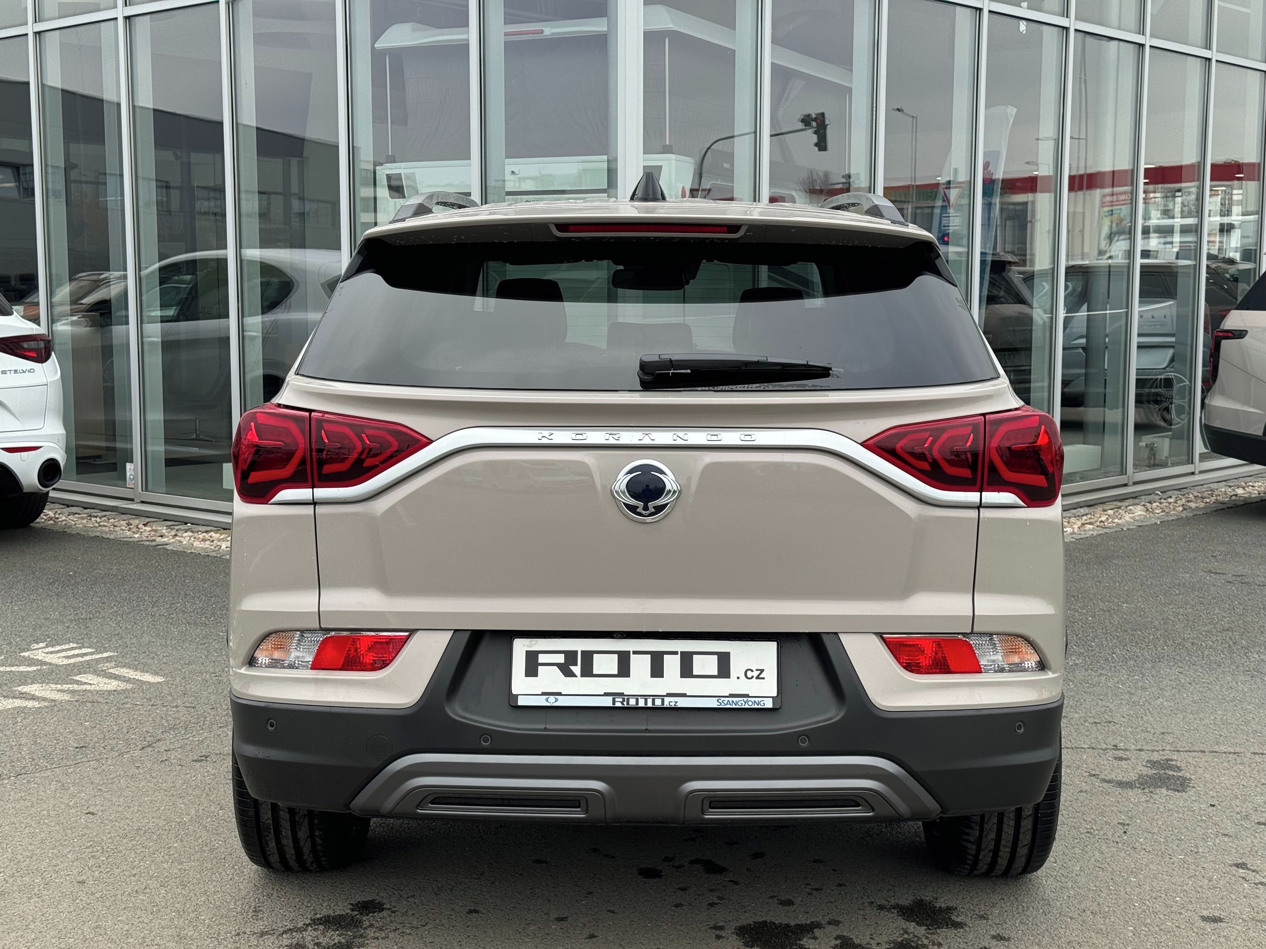 KGM Korando, 6AT; 4x4; PREMIUM+; PŘEDVÁDĚCÍ - fotka 5