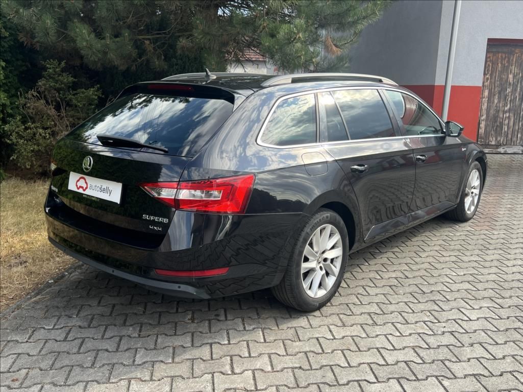 Škoda Superb, 2,0 TDi  AMBITION 4X4 110kW - fotka 5