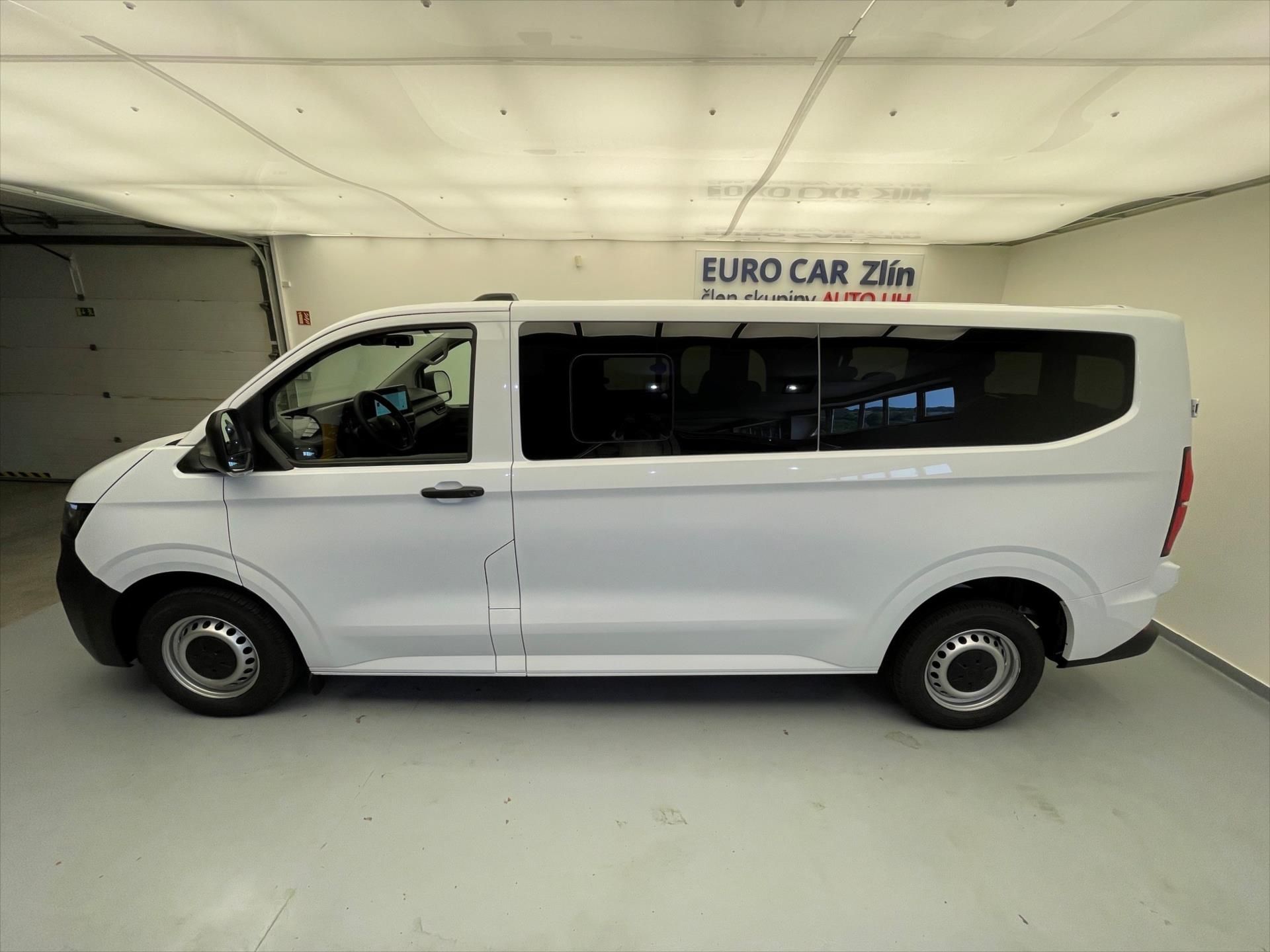 Volkswagen Transporter, Nový T7 Kombi TDI 8AUT DR - fotka 3