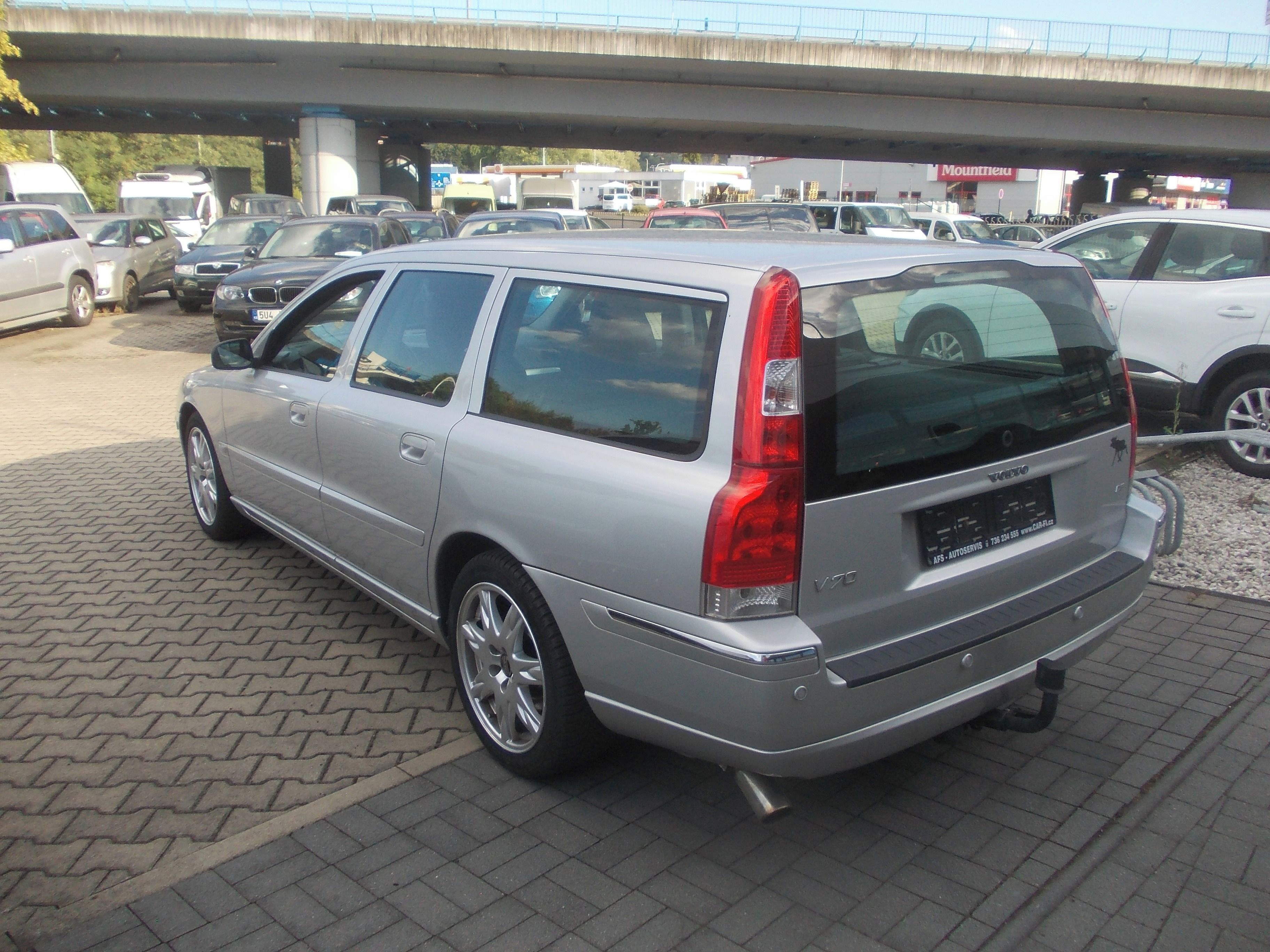 Volvo V70, 2.4D 120KW NOVÉ ROZVODY - fotka 4