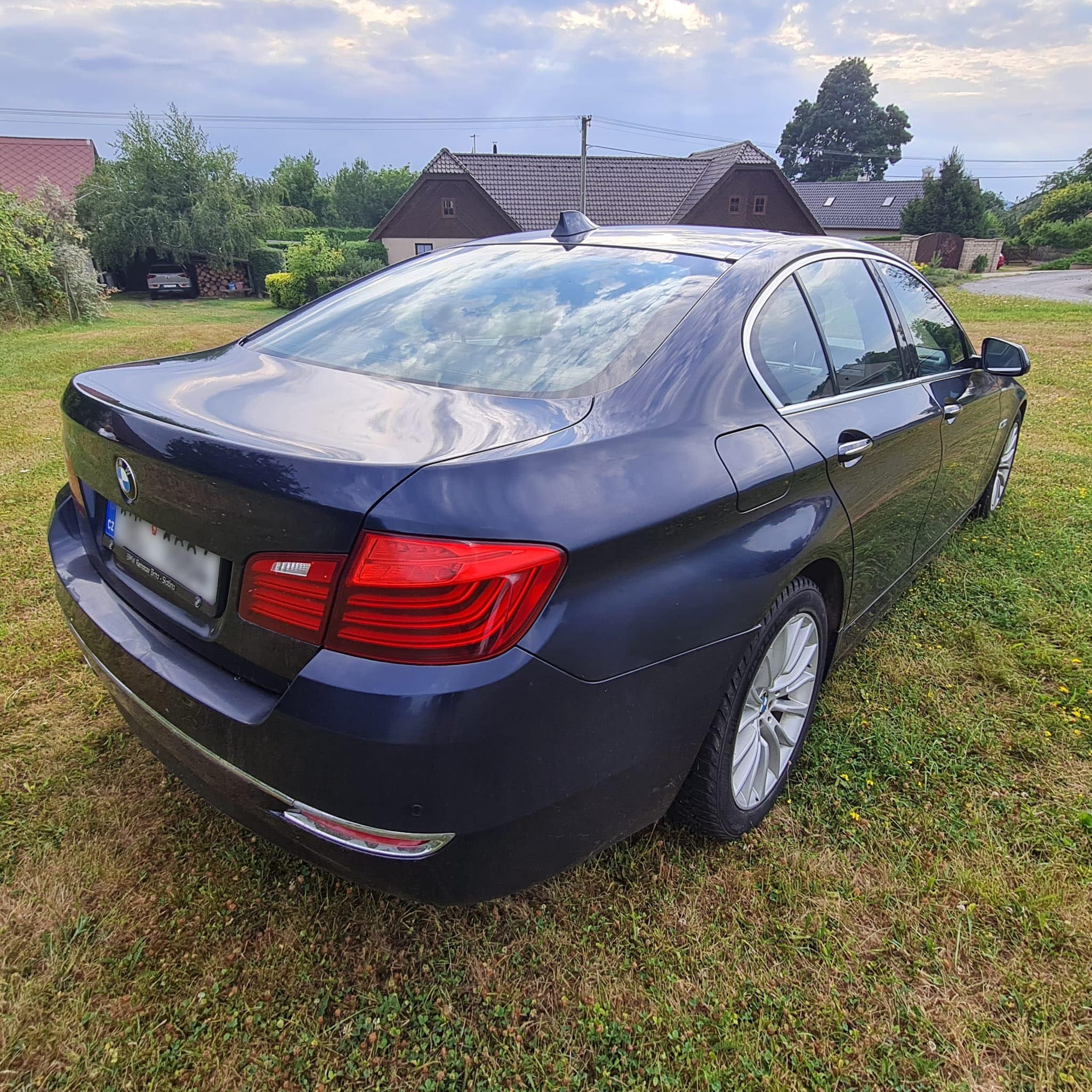 BMW Řada 5, 520xD servis, nízké km - fotka 4