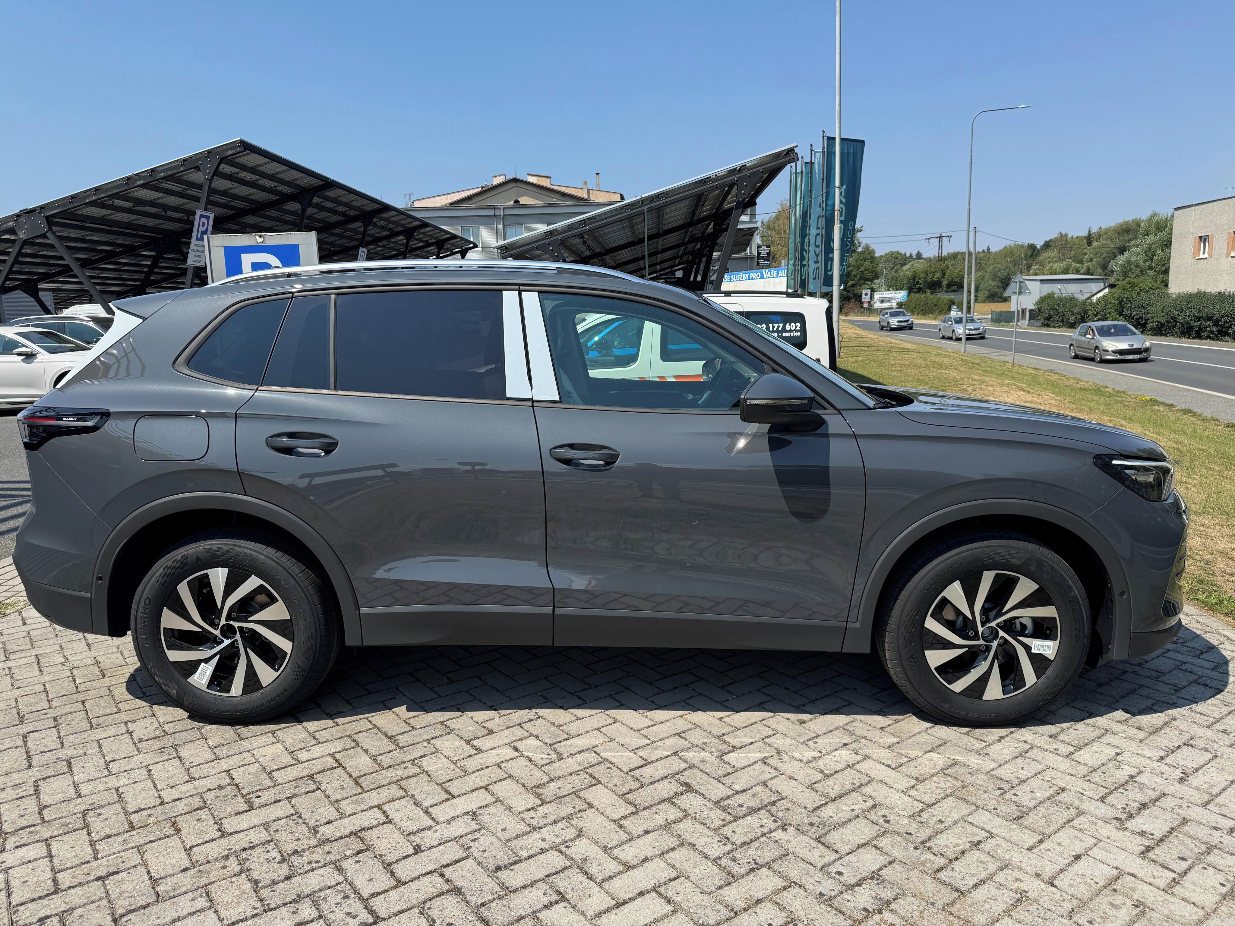 Volkswagen Tiguan, People 1.5 eTSI 110kW - fotka 4