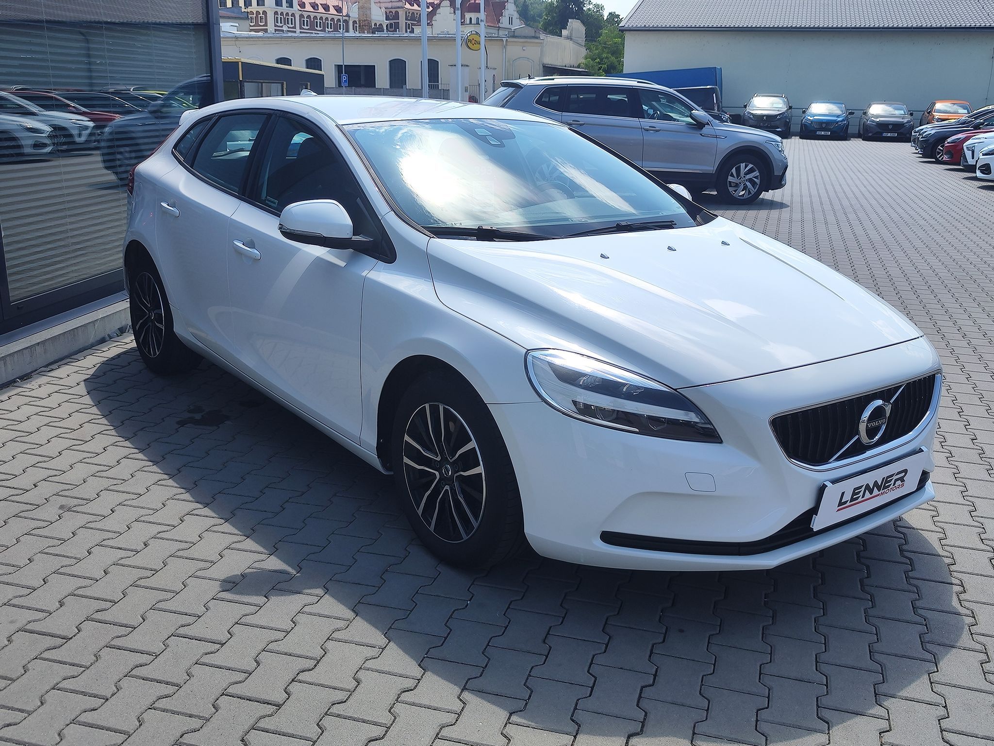 Volvo V40, 2.0 TDI/110kW - fotka 3