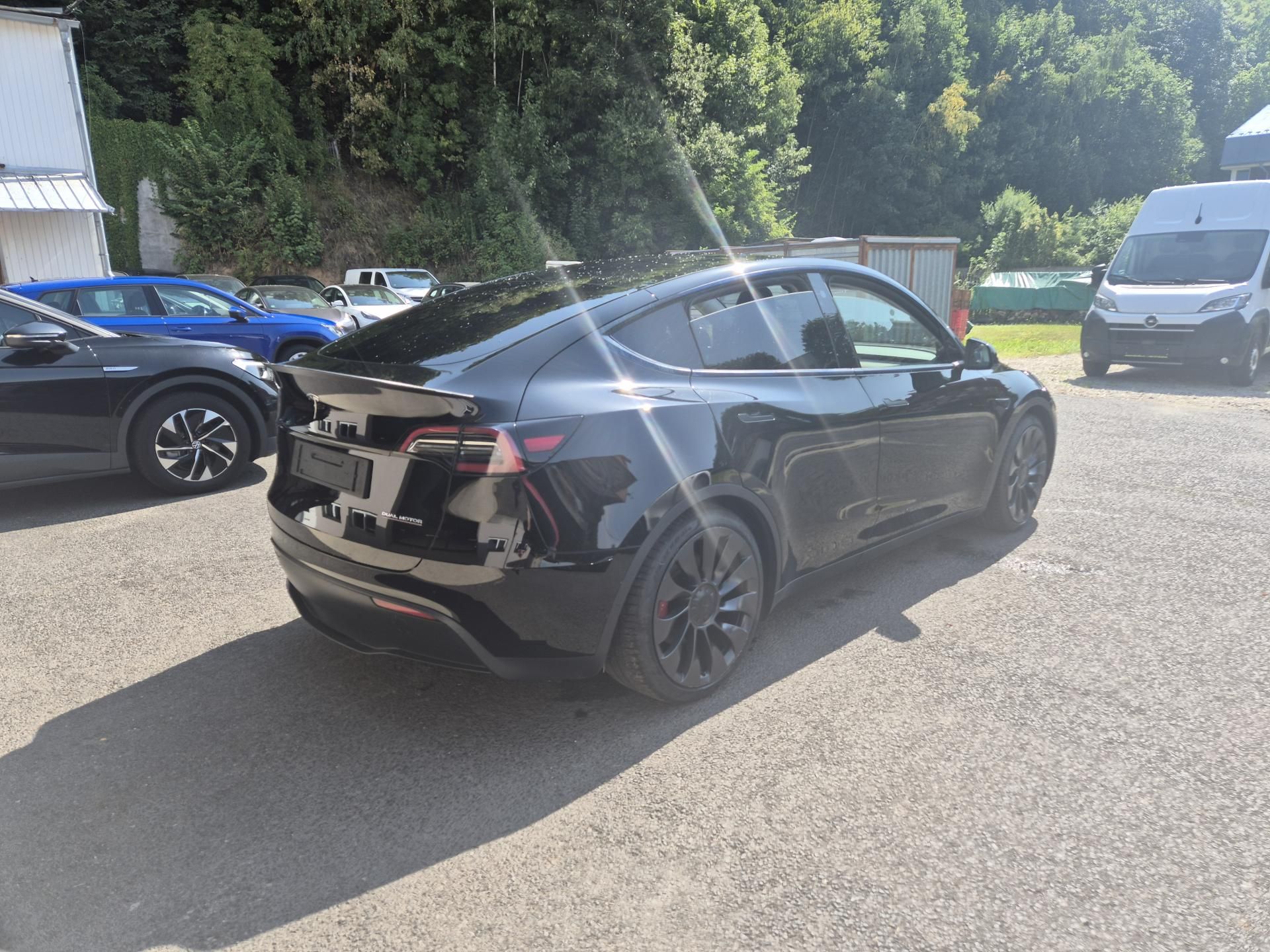 Tesla Model Y, PERFORMANCE 393kw 21ALU TZ - fotka 2