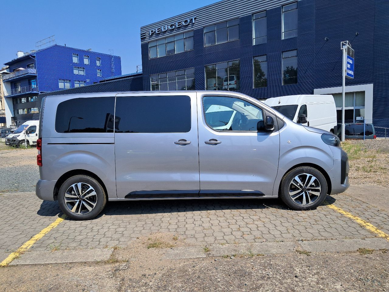 Peugeot Traveller, Active L2 2.2 BlueHDi 180 S&S - fotka 4
