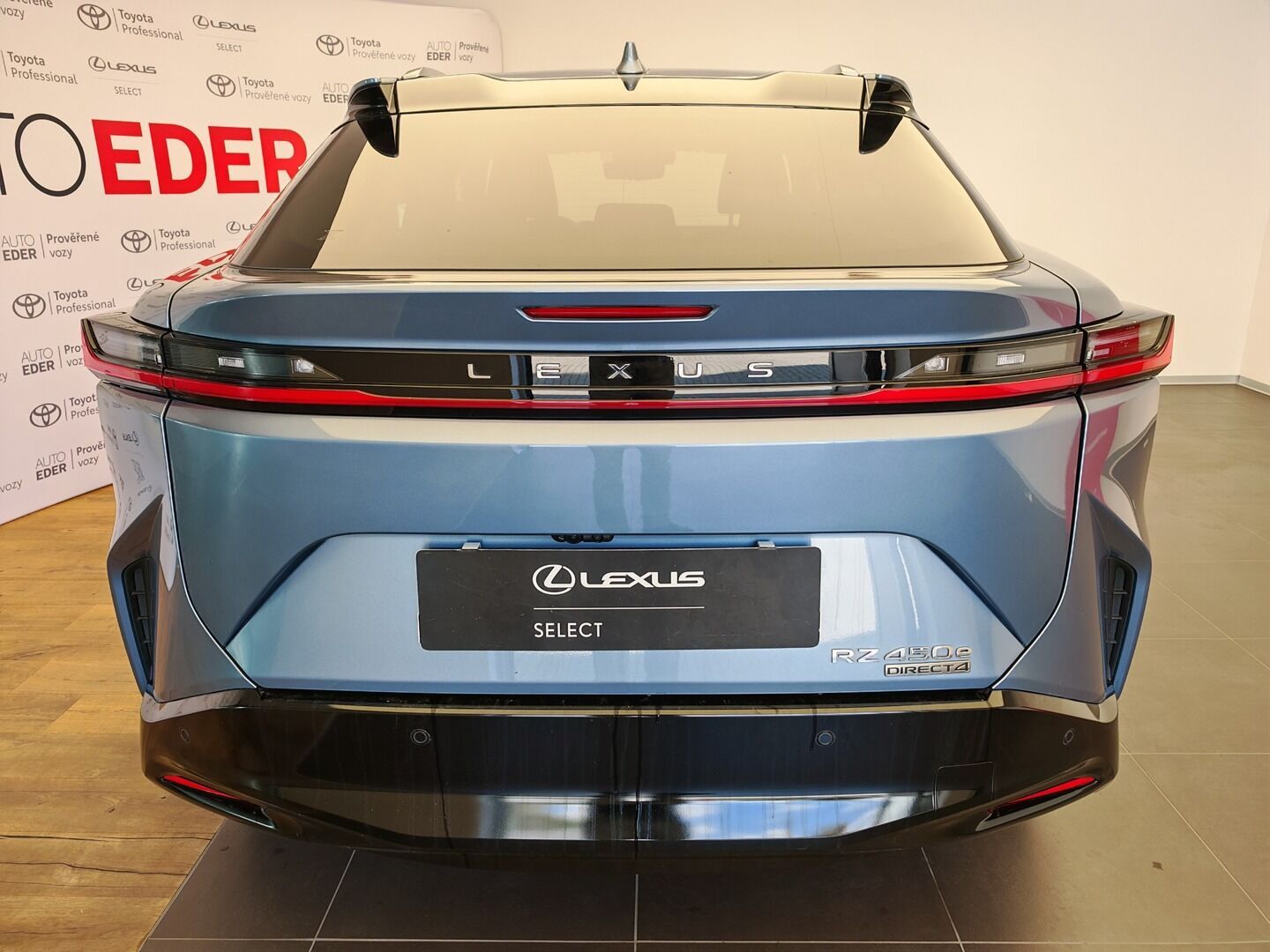 Lexus RZ 450e, 450e DIRECT4 Elektro 150 kW - fotka 5