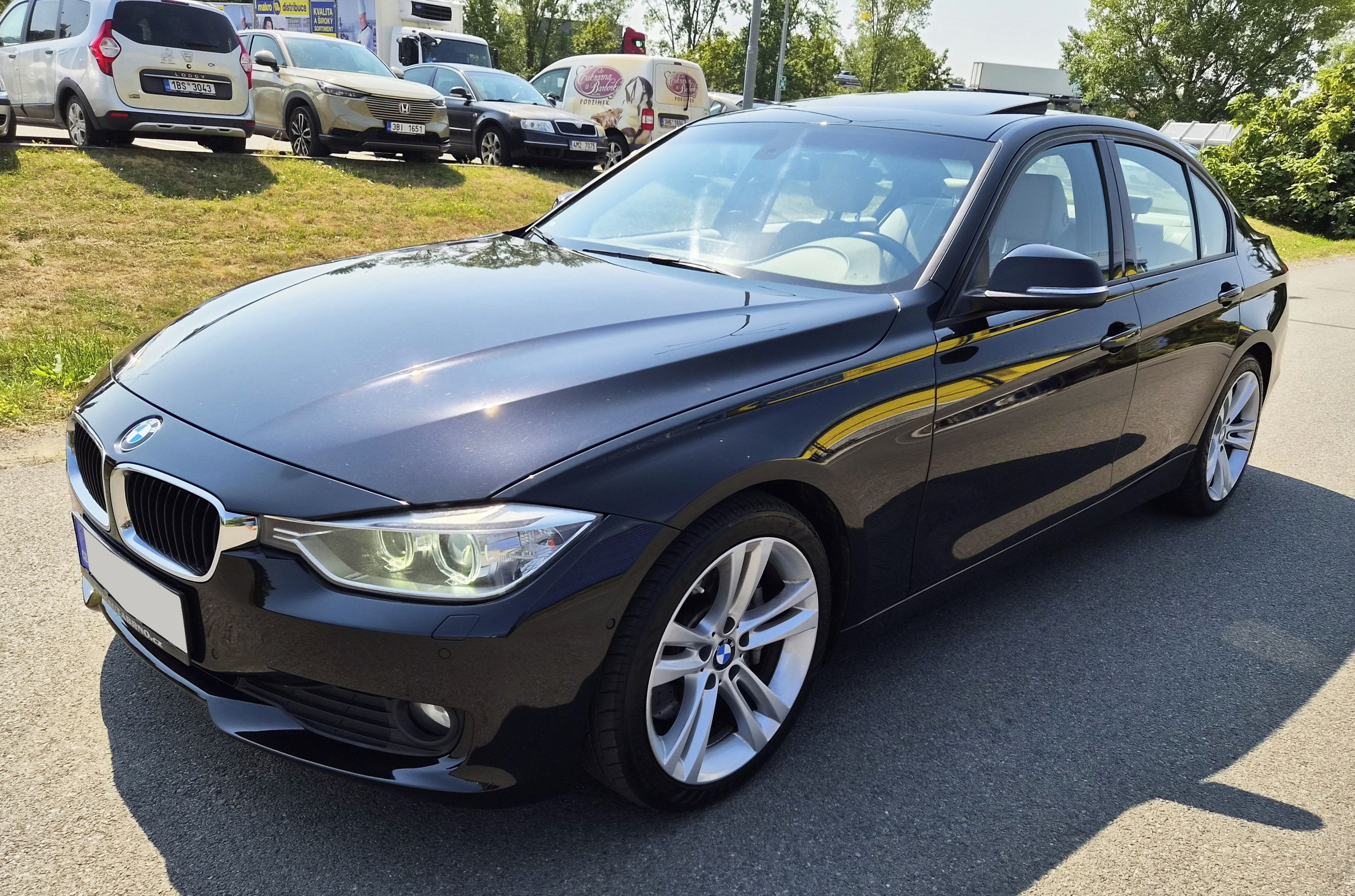 BMW Řada 3, 335i 305PS MANUÁL LED ŠÍBR WEB