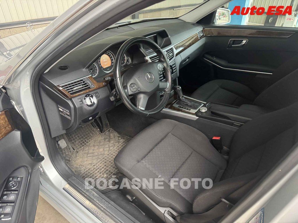 Mercedes-Benz Třídy E, 1.8 - fotka 3