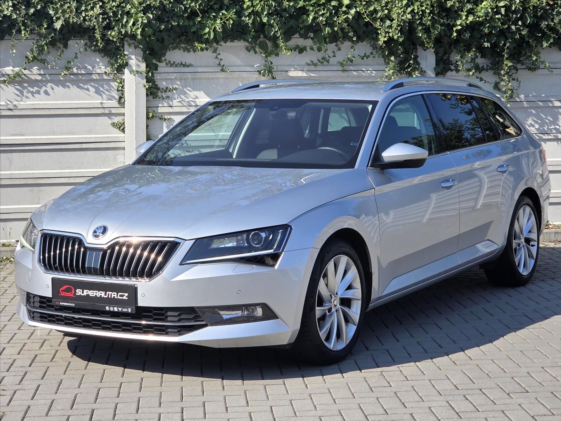 Škoda Superb, 2,0 TDi DSG Style Plus DPH ČR - fotka 3