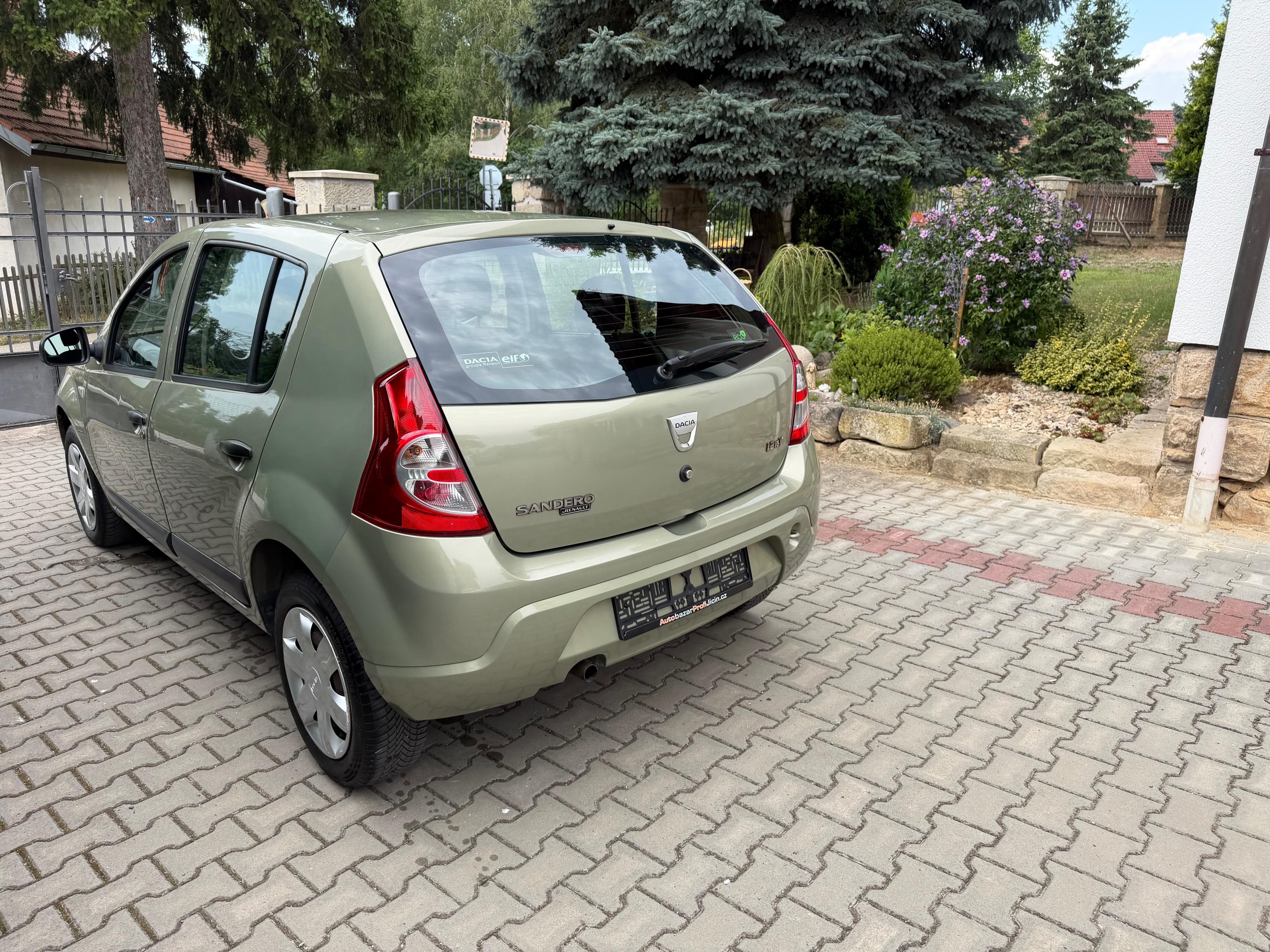 Dacia Sandero, 1,2i klima , 1 Majitel - fotka 6