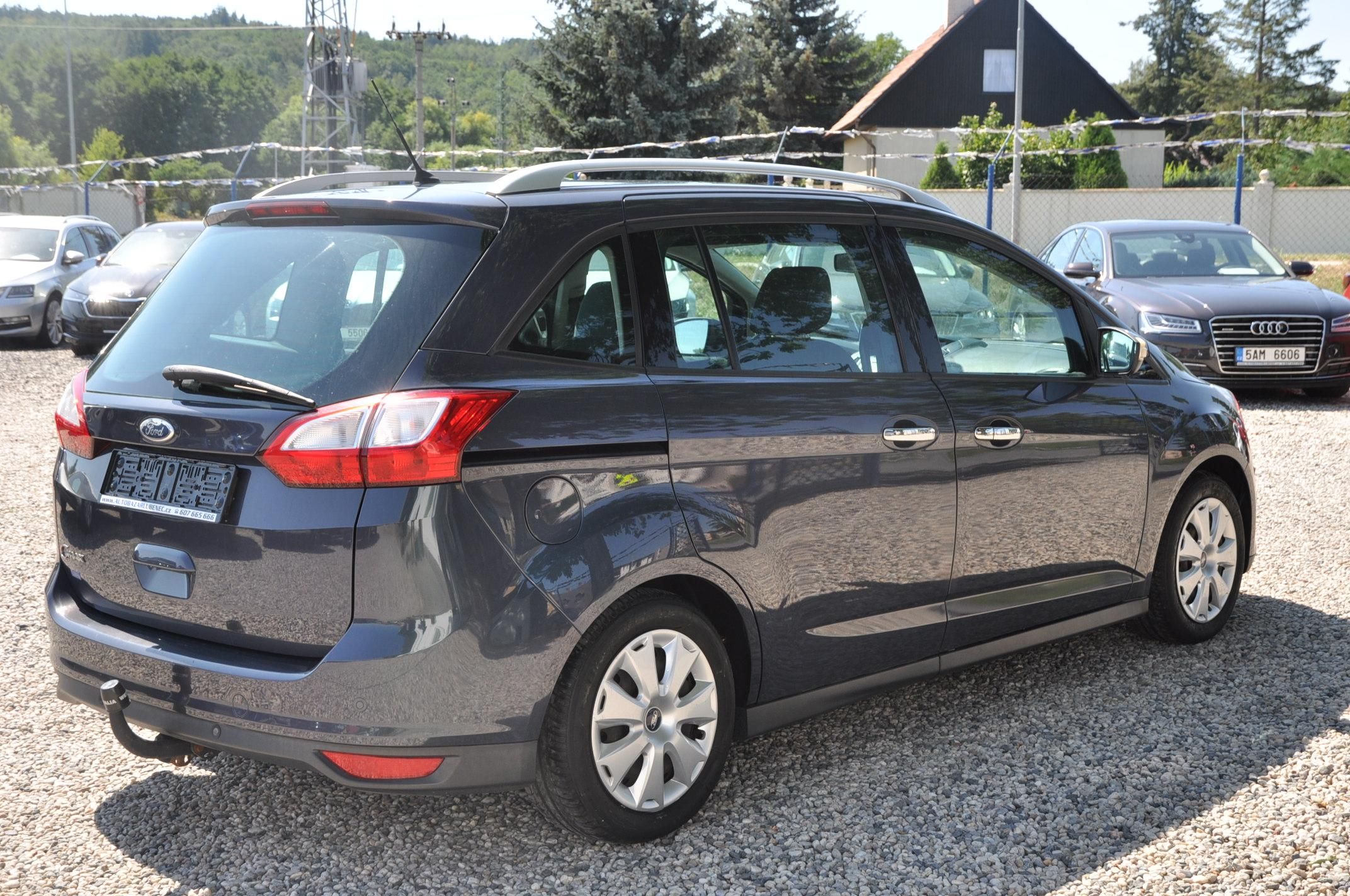 Ford Grand C-MAX, 1.6i 16V 92kW 7.míst - fotka 3