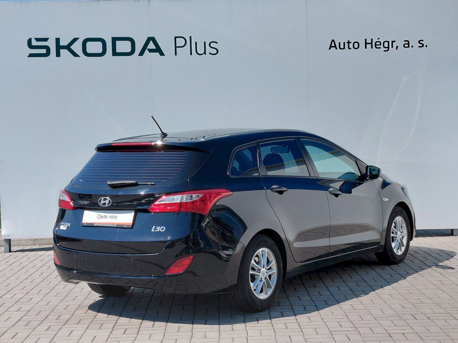 Hyundai i30, 1.6i CVVT Trikolor kombi - fotka 2