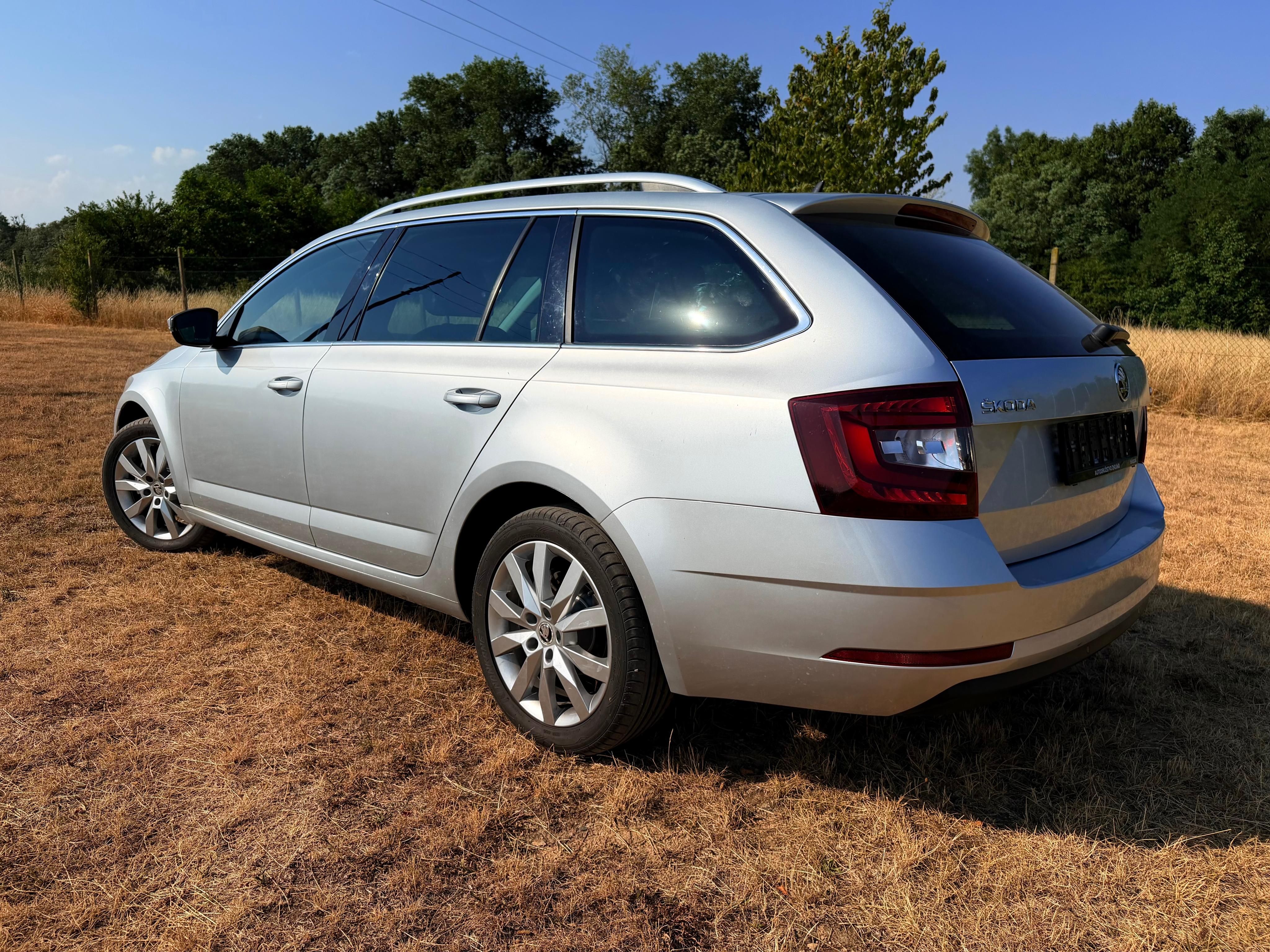 Škoda Octavia, 1.6TDI STYLE+ KAMERA TAŽNÉ NAV - fotka 4
