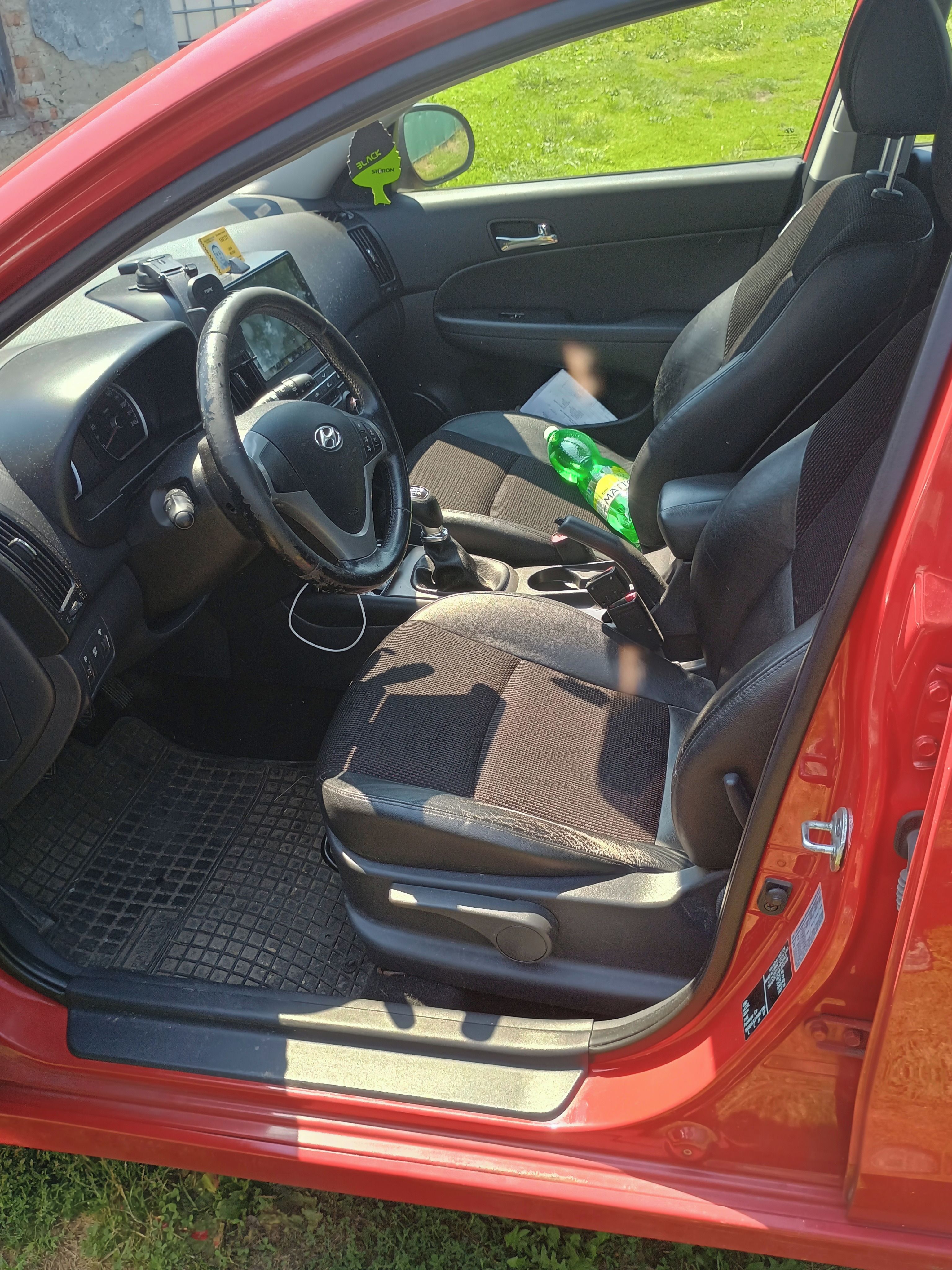 Hyundai i30, 1.6 66kw rv.2010 - fotka 5