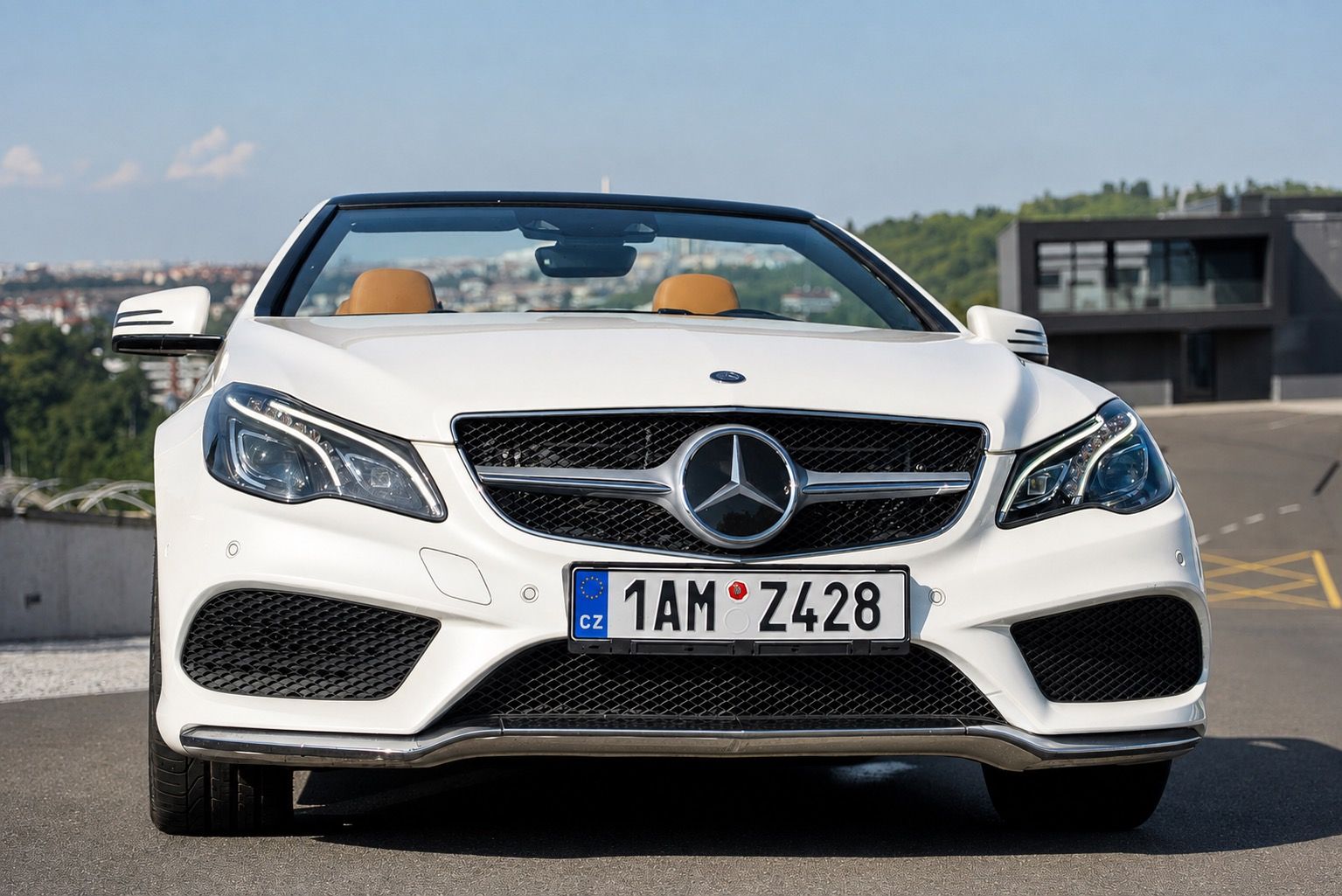Mercedes-Benz Třídy E, 320 3.0 V6 benzín automat - fotka 2