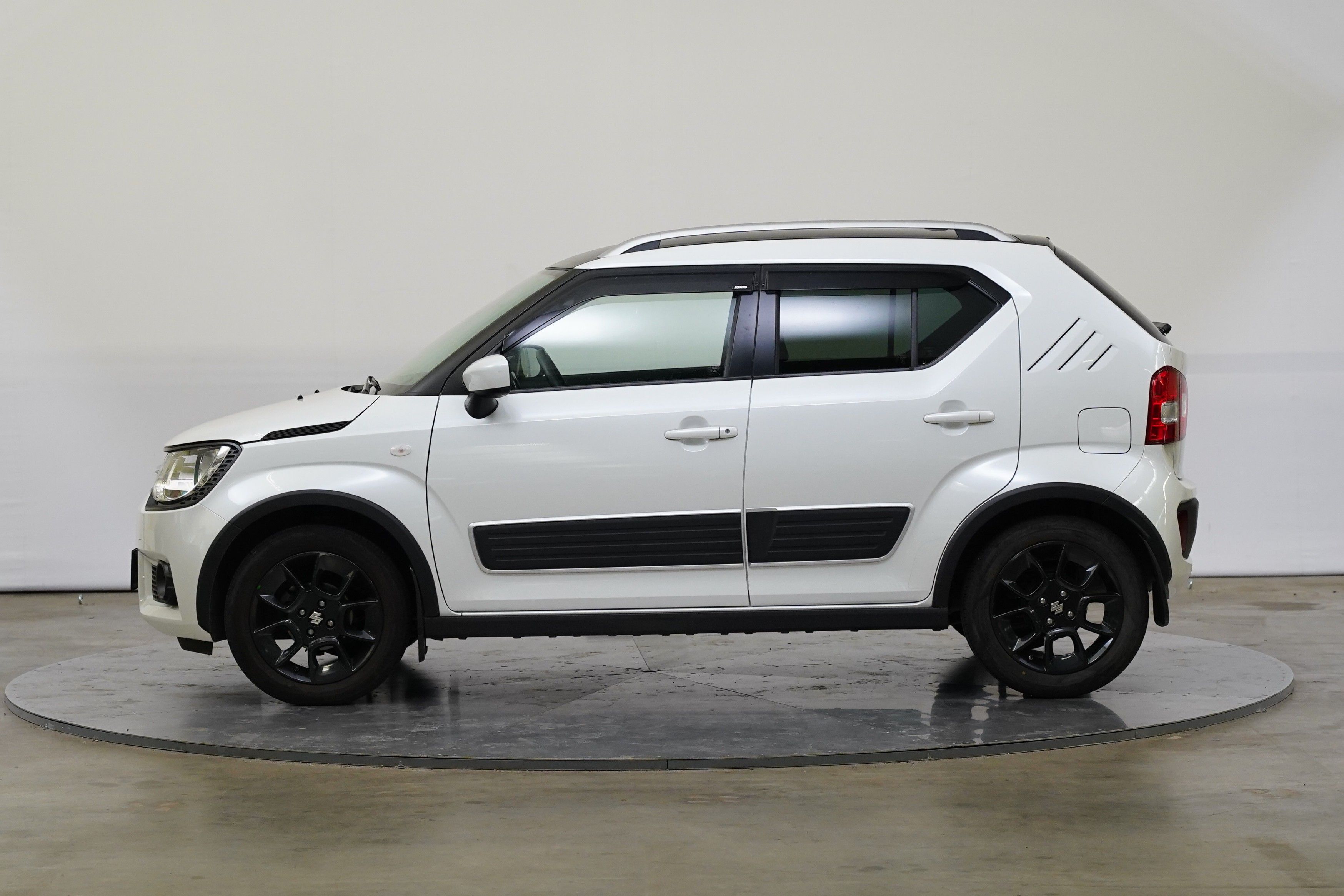 Suzuki Ignis, 1.2 DualJet 66 kW Basic - fotka 3
