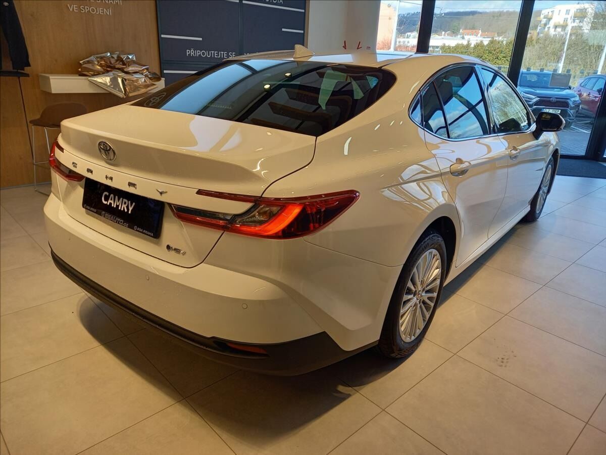 Toyota Camry, 2,5 - fotka 4