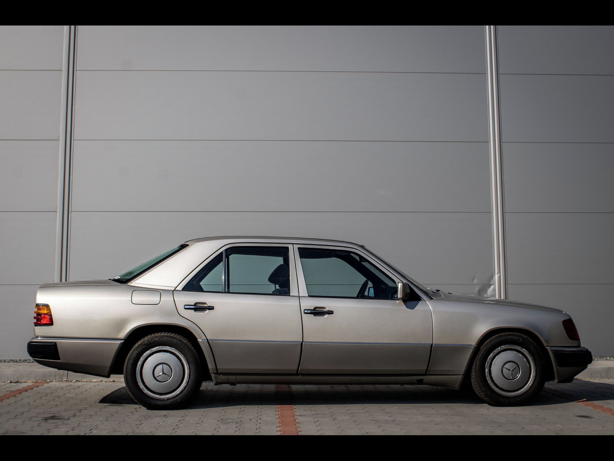 Mercedes-Benz Třídy E, 124 C - fotka 4