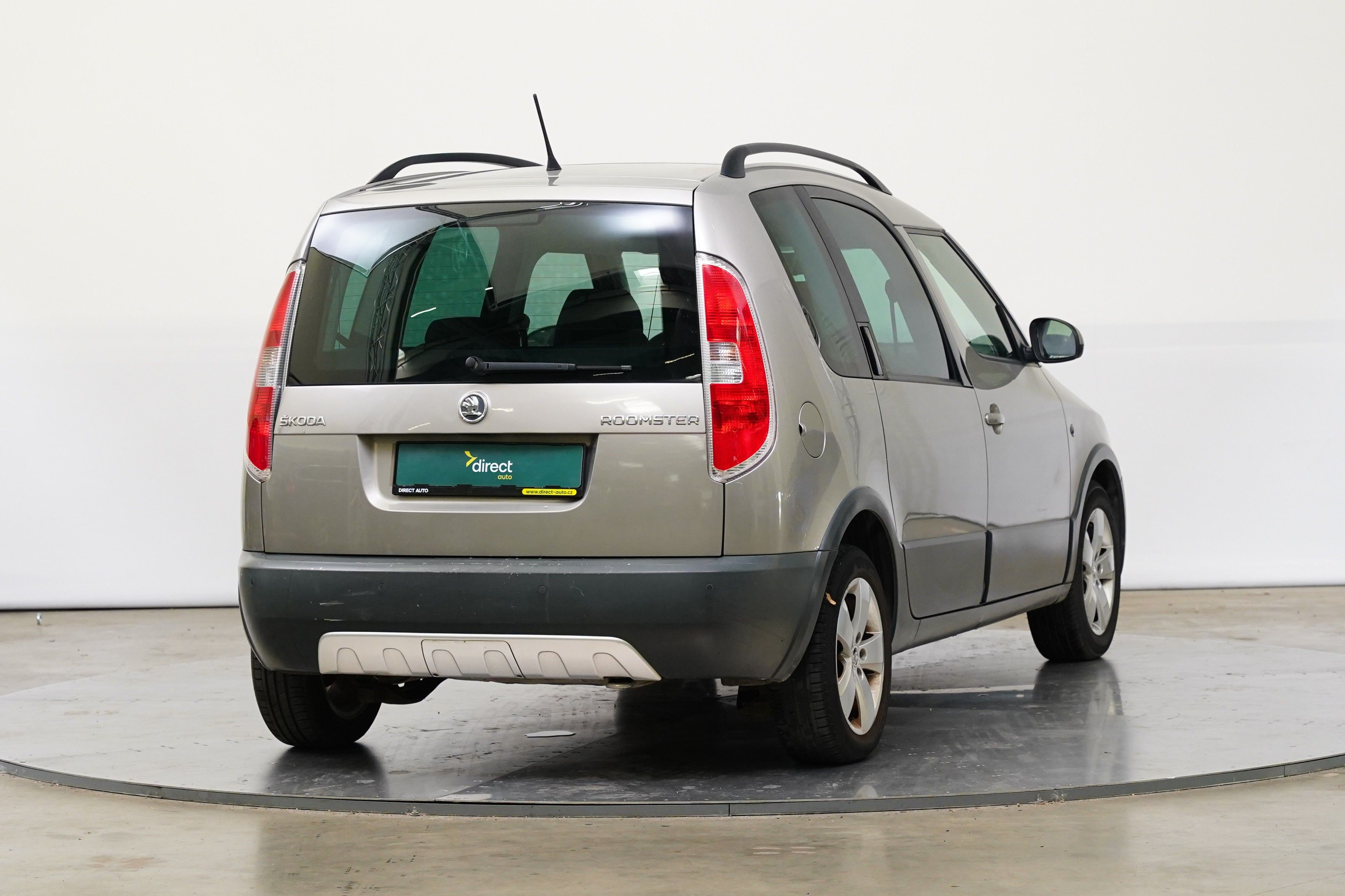 Škoda Roomster, 1.6 TDI 66 kW Elegance - fotka 2