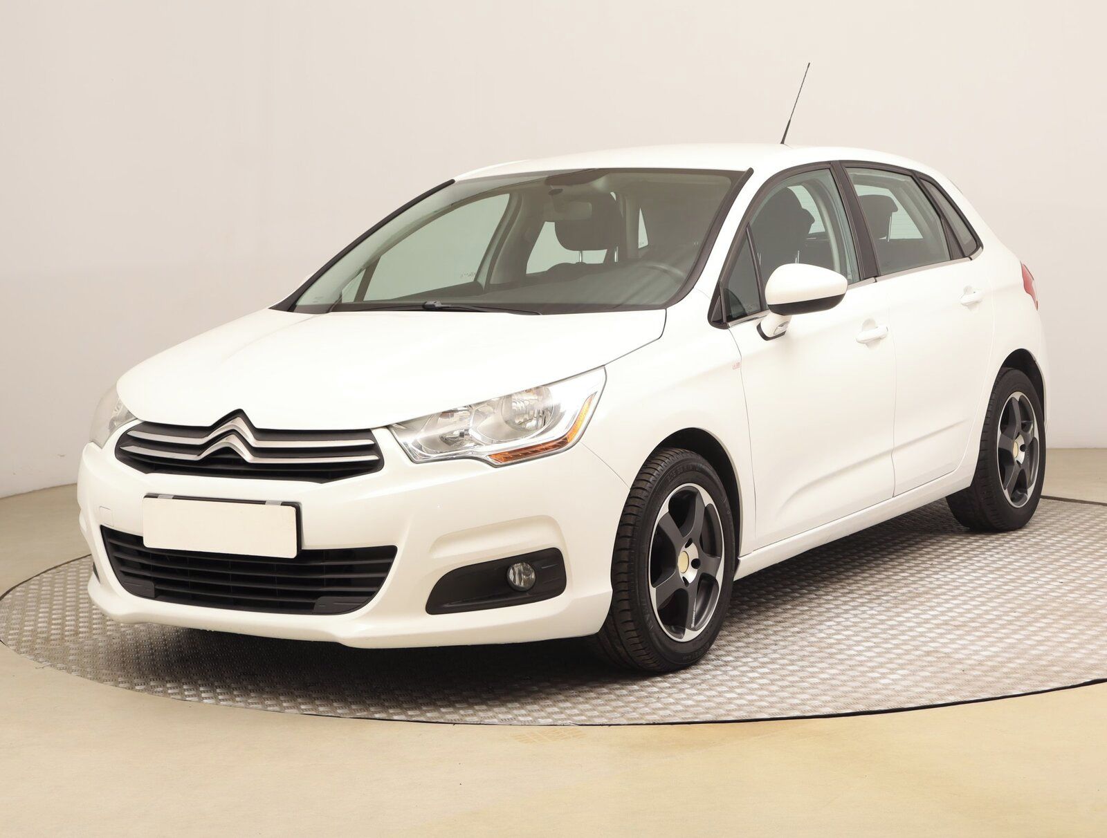 Citroën C4, 1.6 VTi, Serv.kniha, Klima - fotka 2