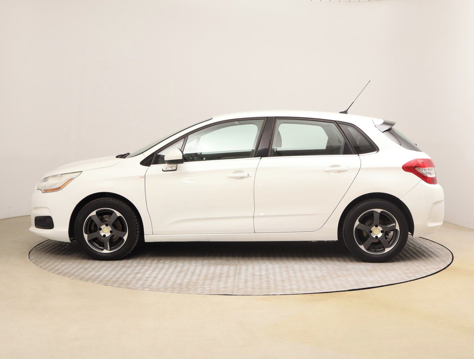 Citroën C4, 1.6 VTi, Serv.kniha, Klima - fotka 3