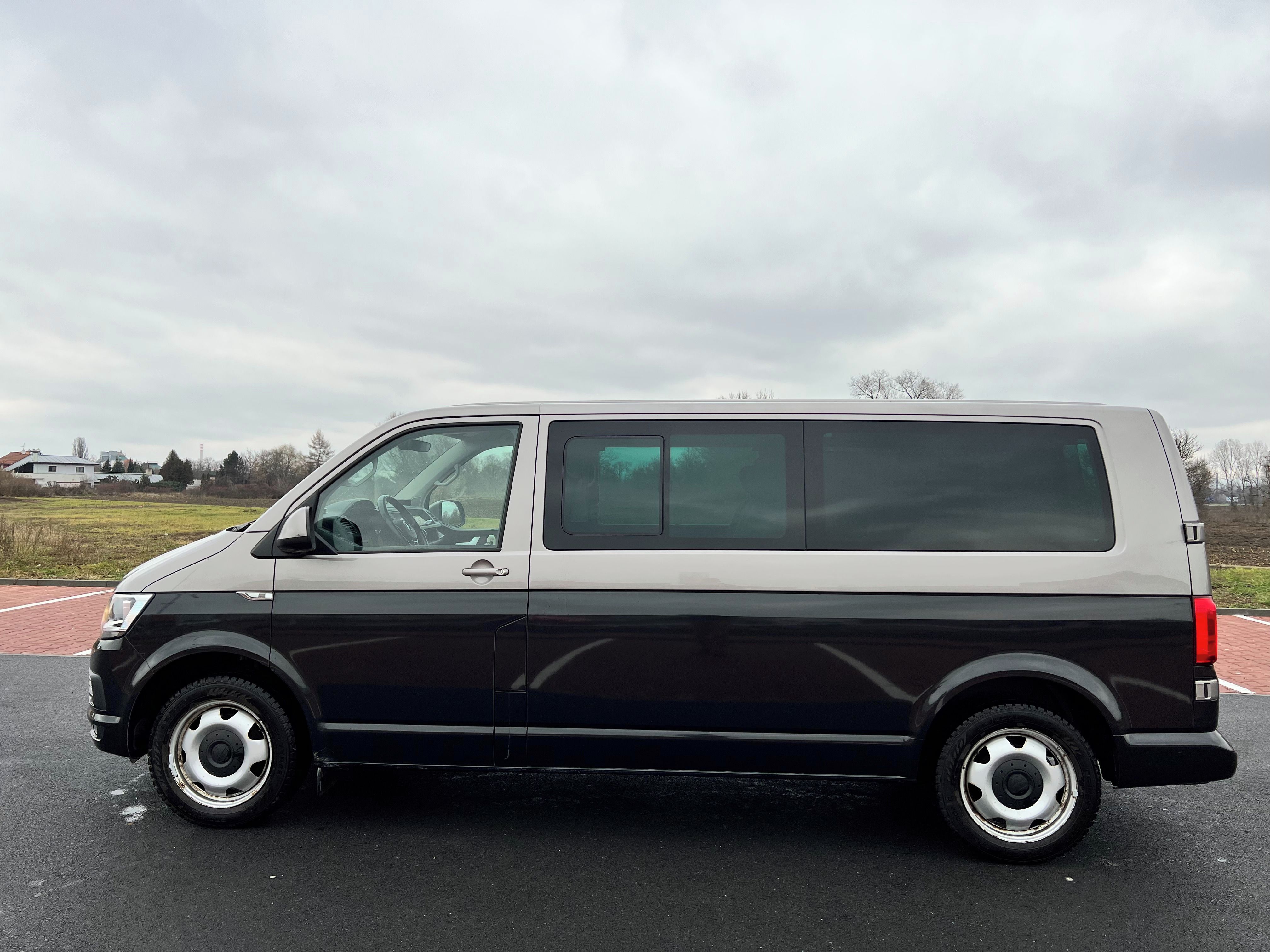 Volkswagen Caravelle, 2015, DSG, stačí jezdit - fotka 4