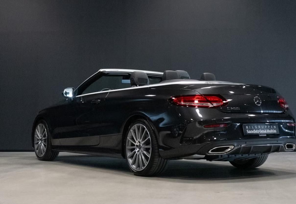 Mercedes-Benz Třídy C, 200 AMG Kamera LED Ambient - fotka 5