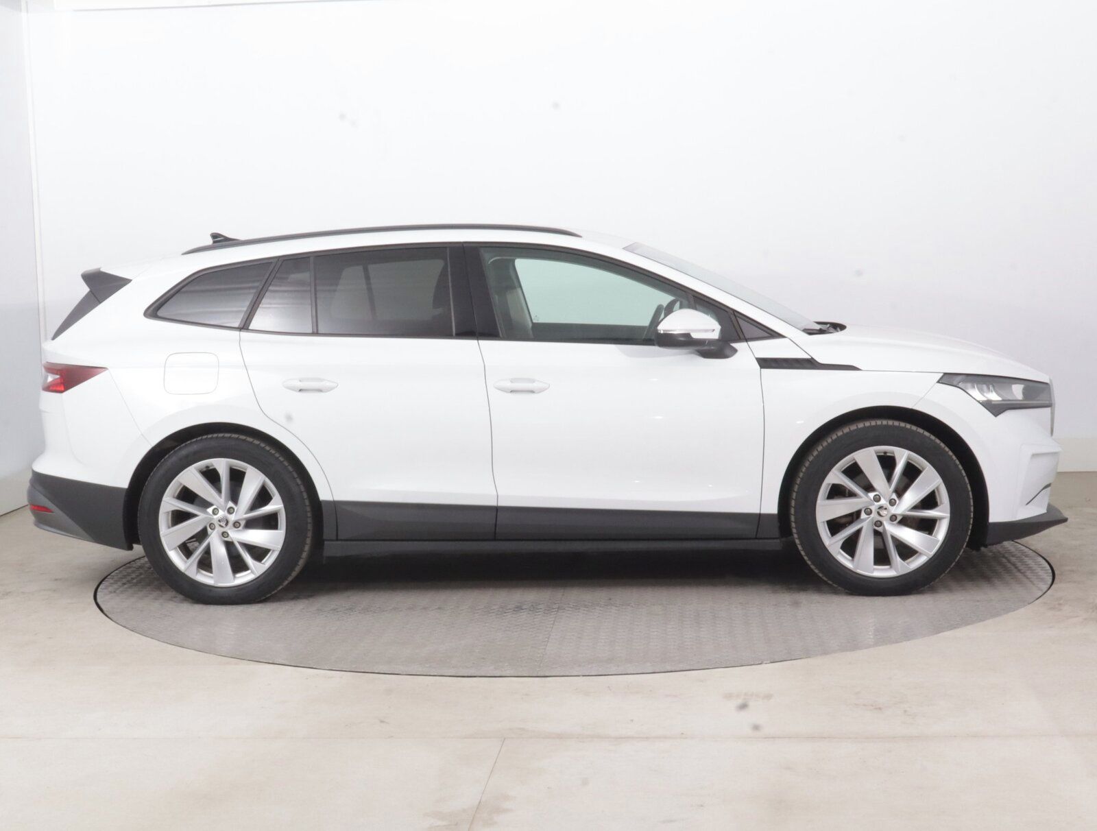 Škoda Enyaq, 60 (62 kWh), SoH 91%, Automat - fotka 6