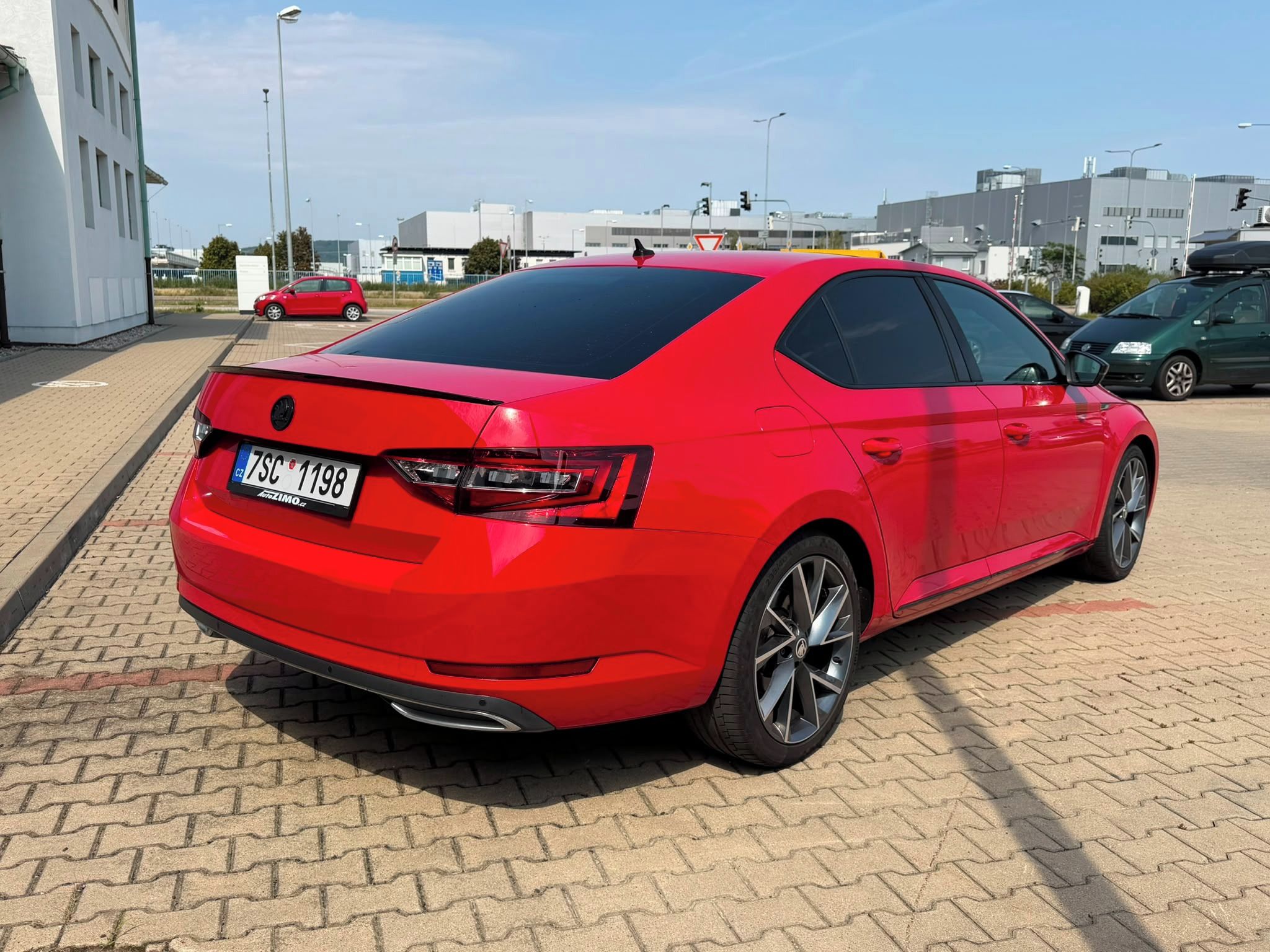 Škoda Superb, 2.0 TDI DSG 4X4 SPORTLINE,ALU - fotka 3