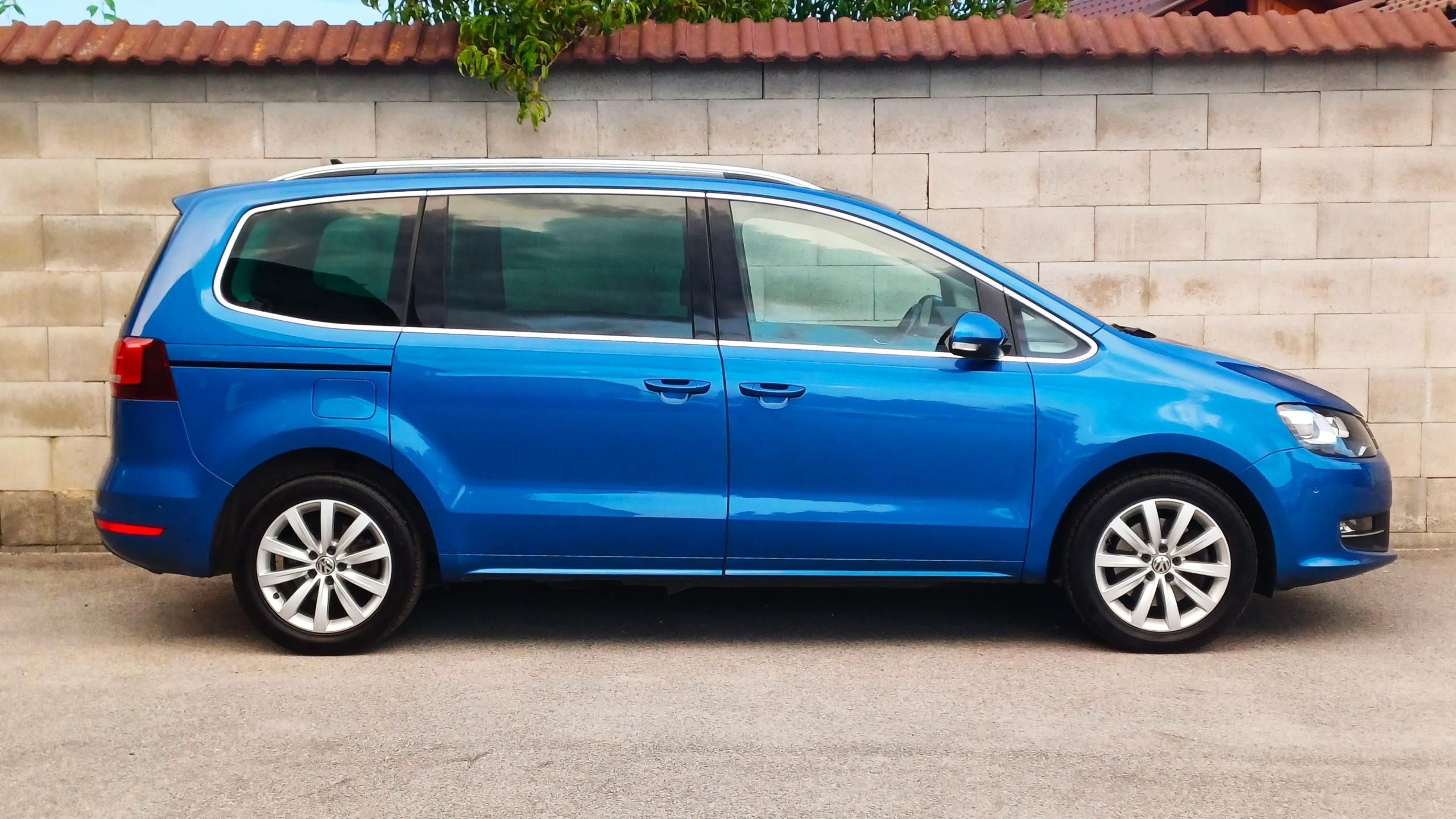 Volkswagen Sharan, 130kW 7míst PANO WEBASTO 1.ČR - fotka 4