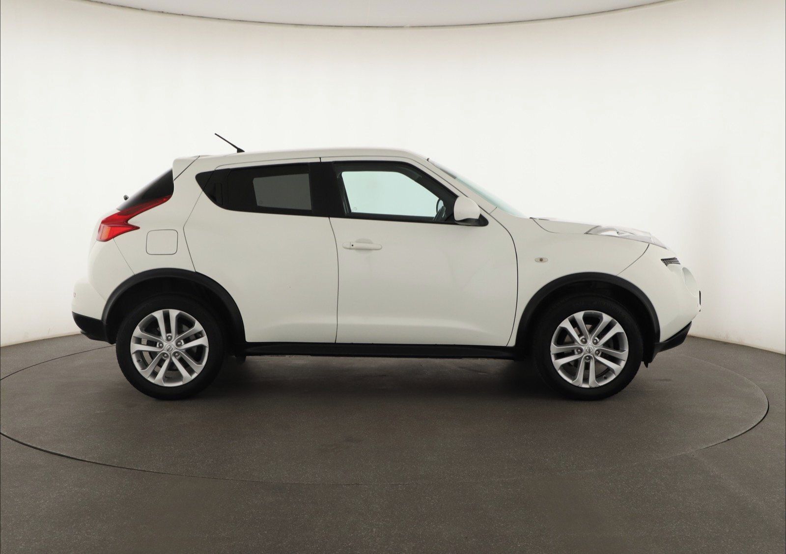 Nissan Juke, 1.6 i, Automat, Navi - fotka 6