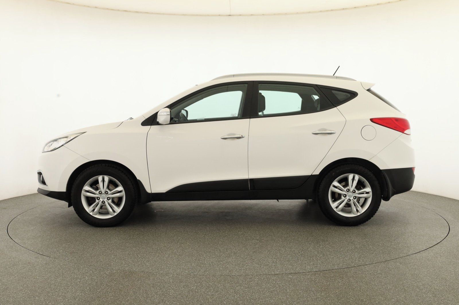 Hyundai ix35, 2.0 CRDi, 4X4, Kožené sedačky - fotka 3