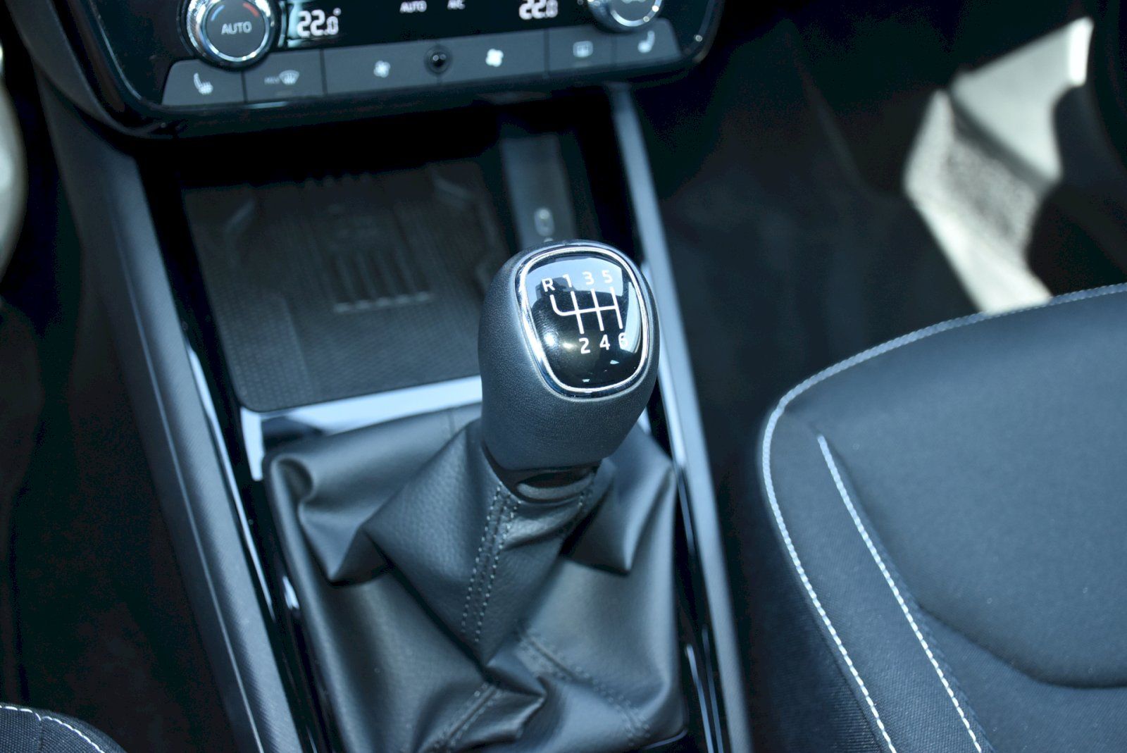 Škoda Scala, Monte Carlo 1.0 TSI 85kW - fotka 3